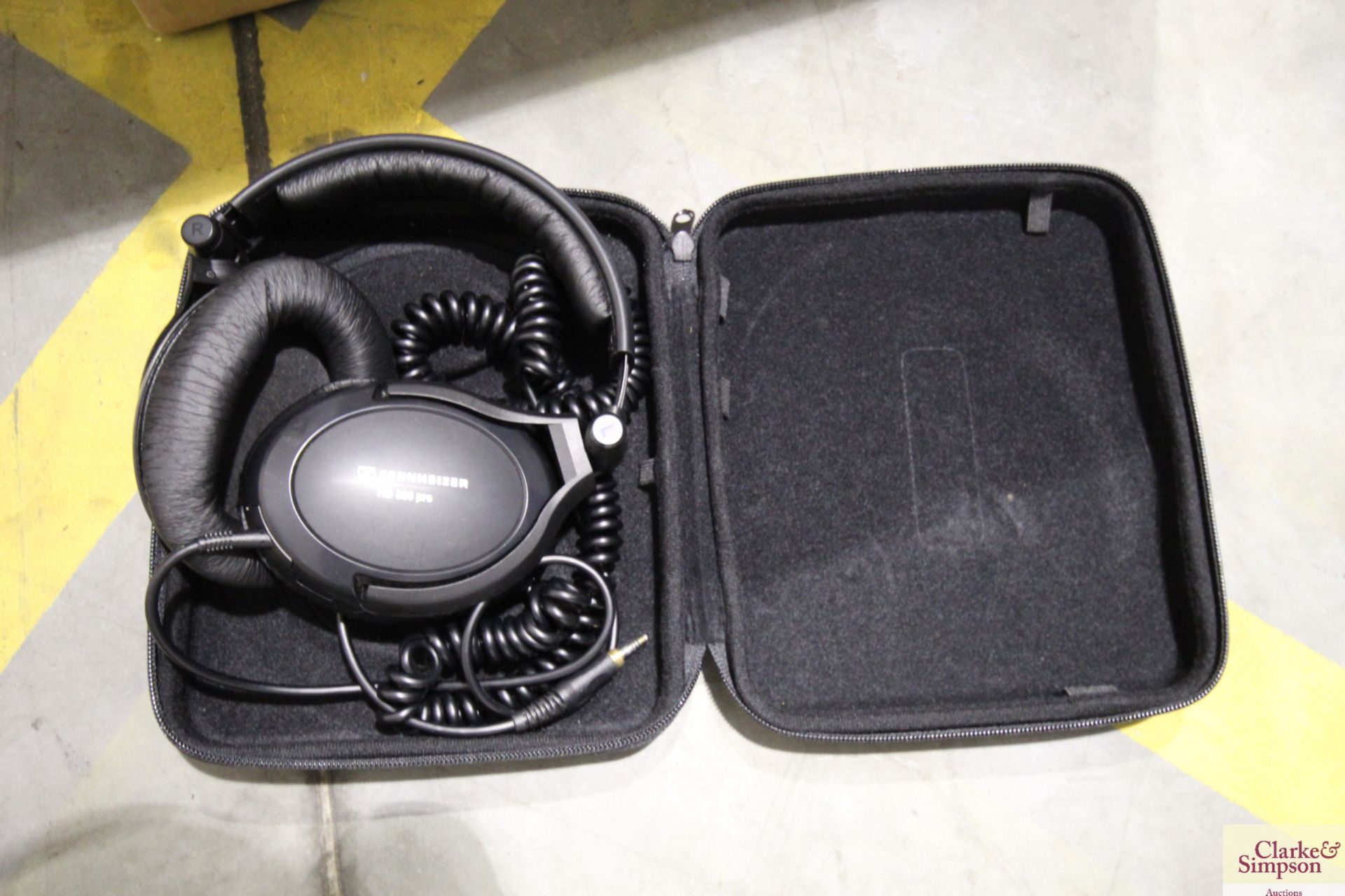 6x Sennheiser HD380 Pro headphones in cases, and 3x Sennheiser HD4.20S headphones in boxes. V - Image 4 of 4