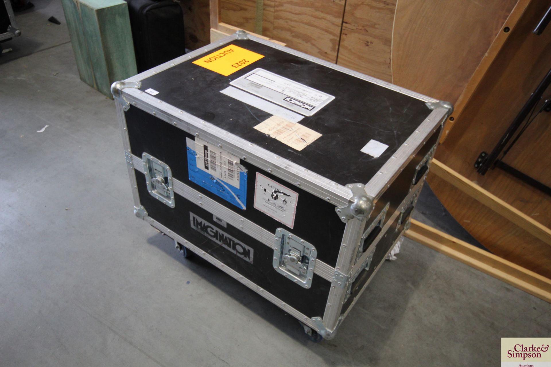 Flight case on wheels containing 4x 32" Samsung MD32C colour display units. V