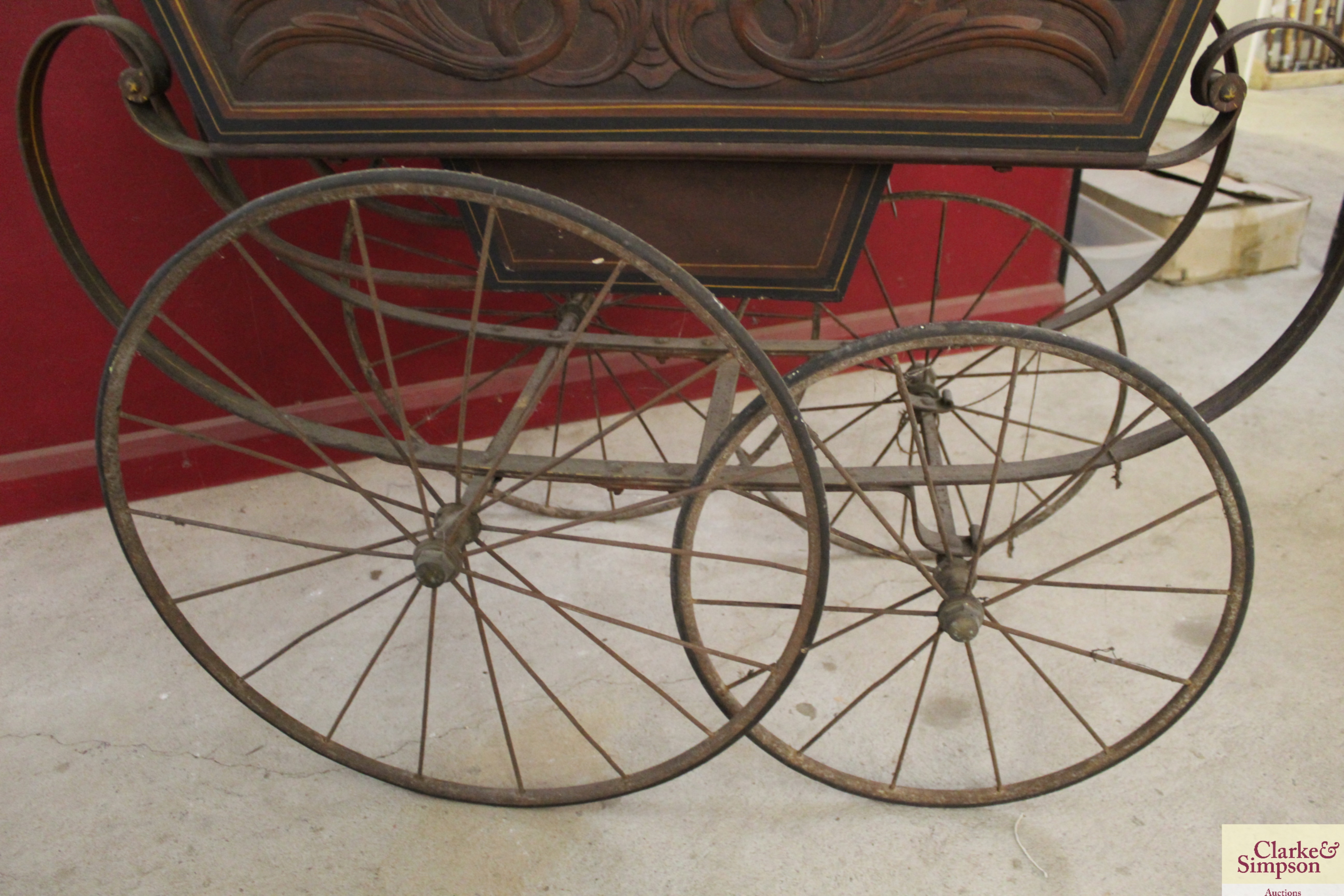 A vintage twin seated and wooden carved pram - Image 14 of 15