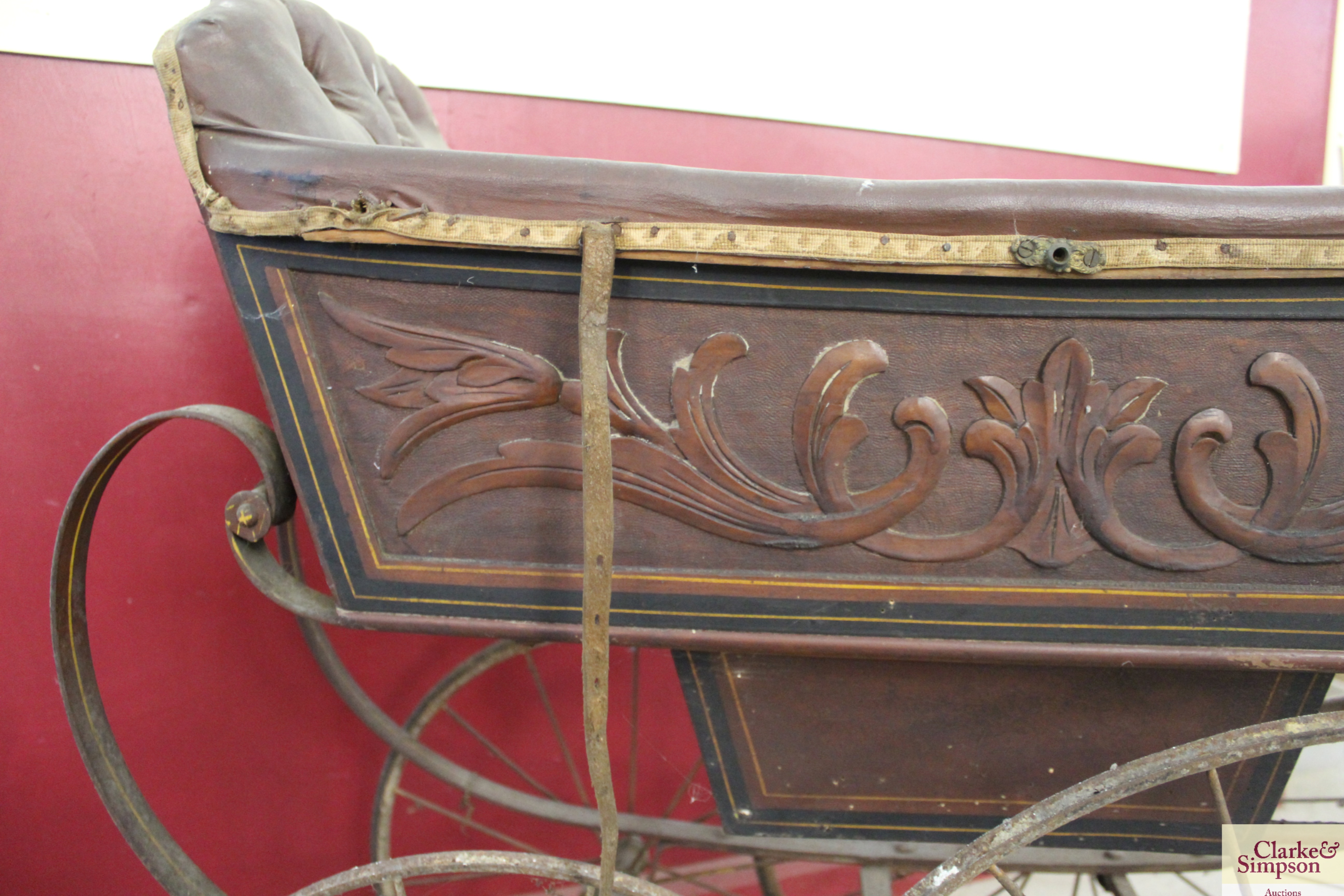 A vintage twin seated and wooden carved pram - Image 7 of 15