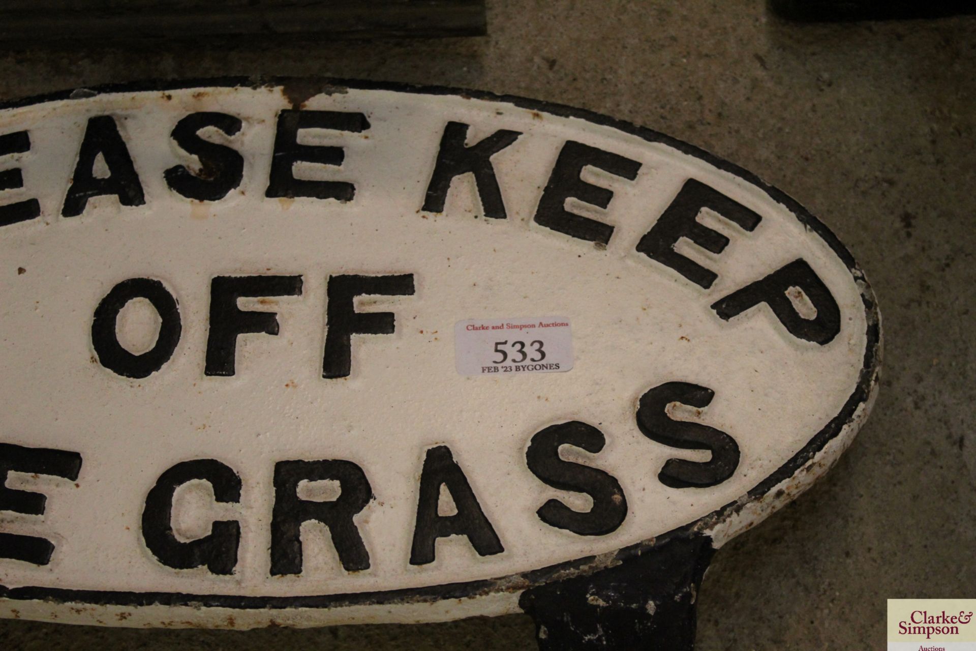 An oval "Please Keep Off The Grass" cast iron sign, approx. 16 1/4" x 8" - Image 3 of 6