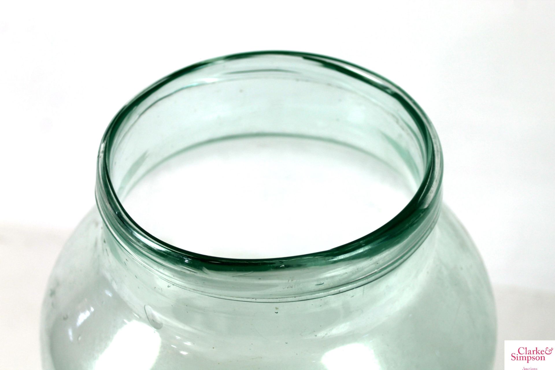 A large glass jar - Image 4 of 6