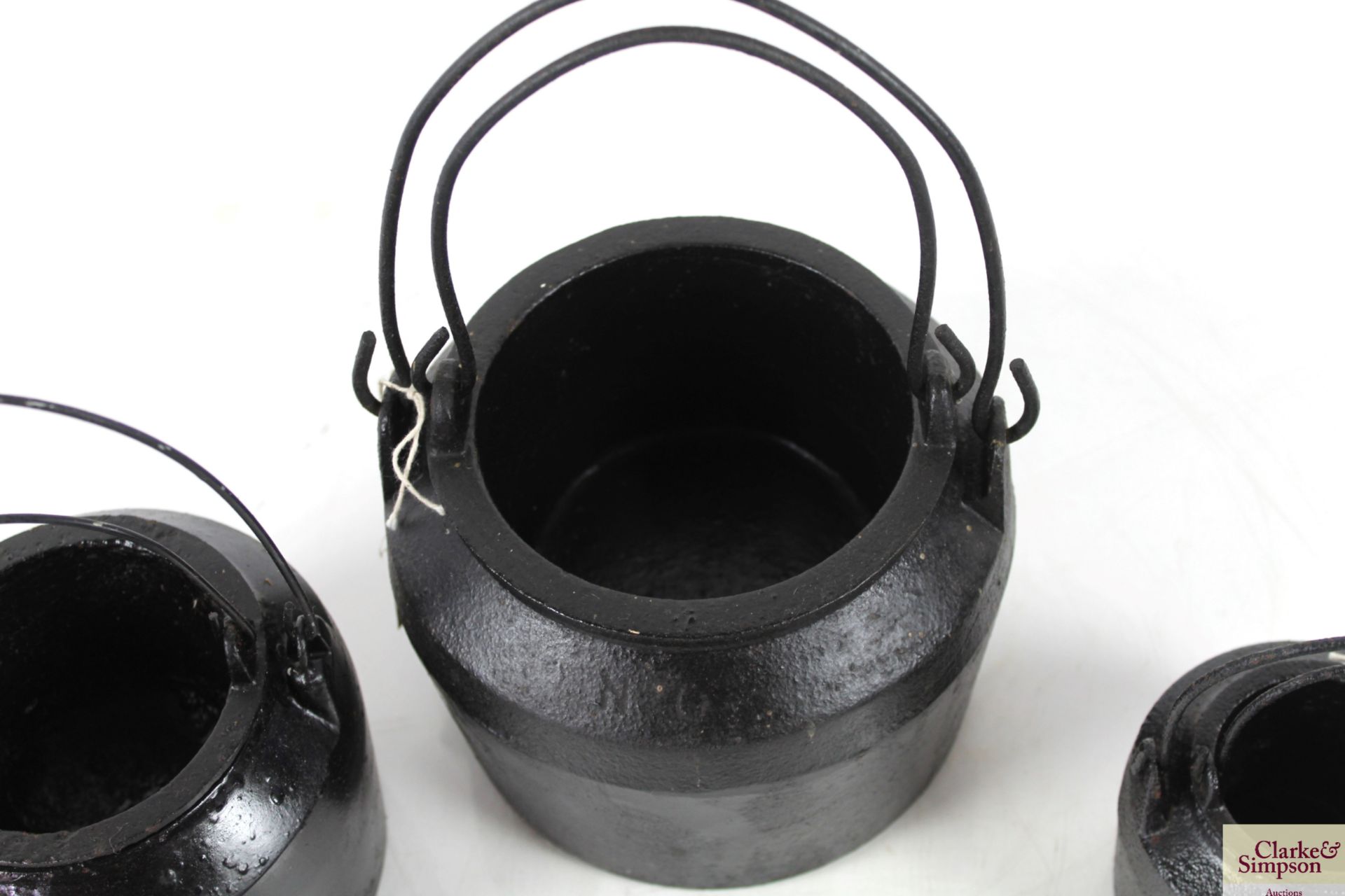 Three graduated cast iron glue pots - Image 3 of 4