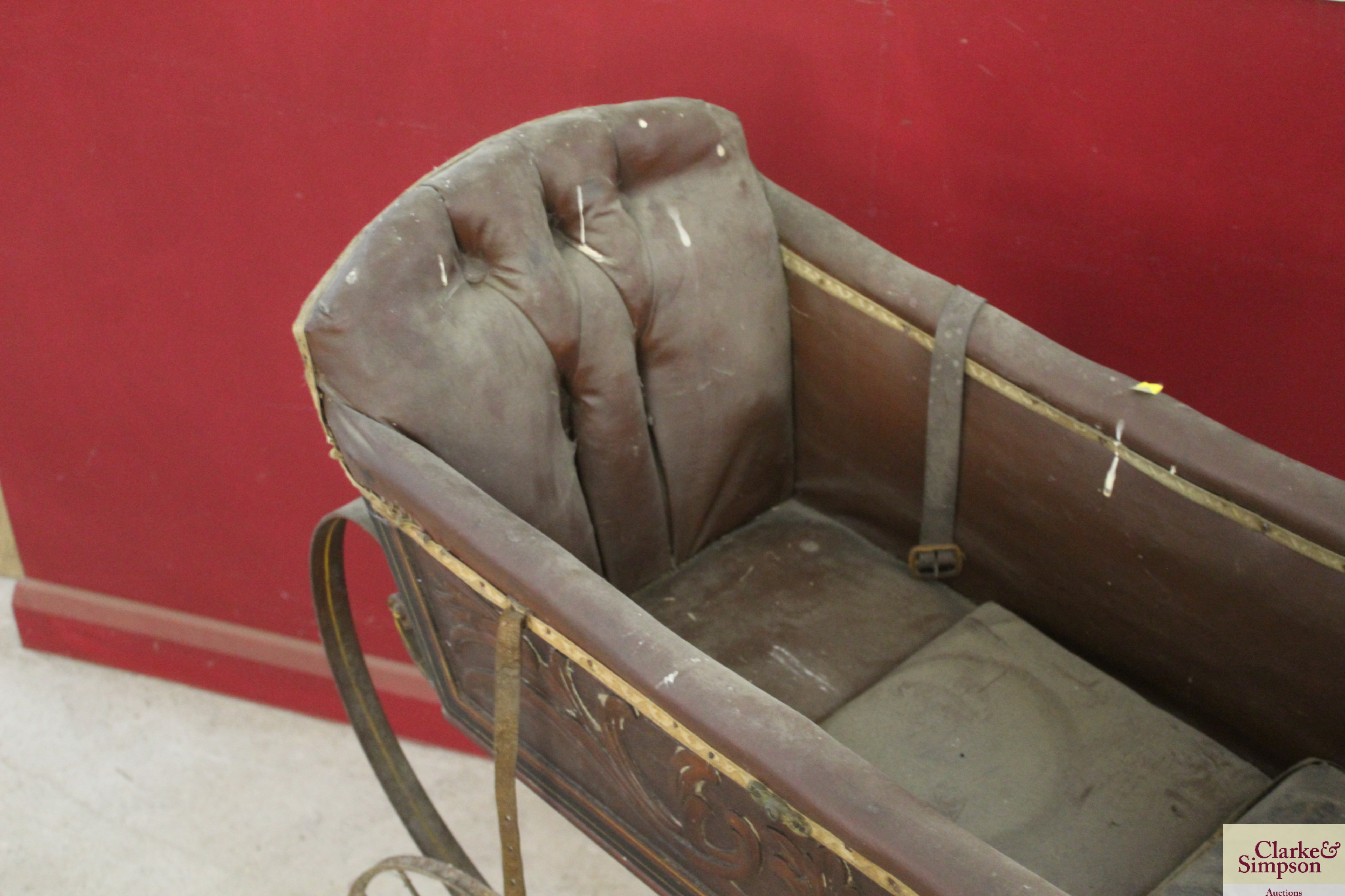 A vintage twin seated and wooden carved pram - Image 5 of 15