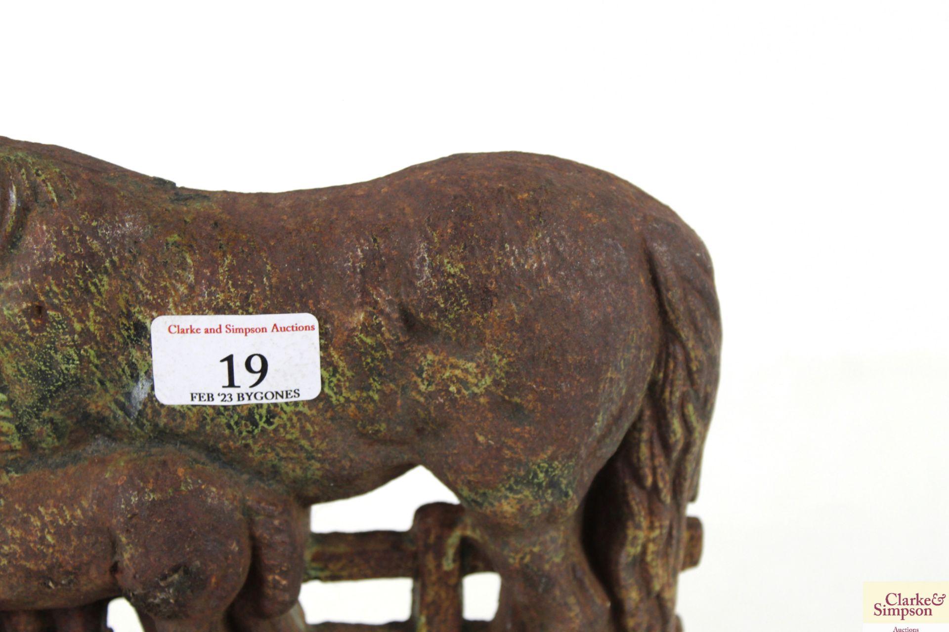 A cast iron doorstop in the form of a horse and fo - Image 3 of 8