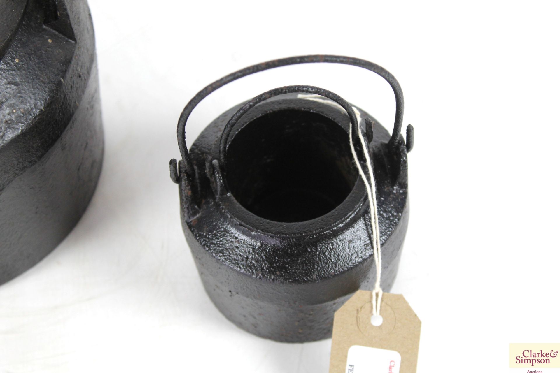 Three graduated cast iron glue pots - Image 4 of 4