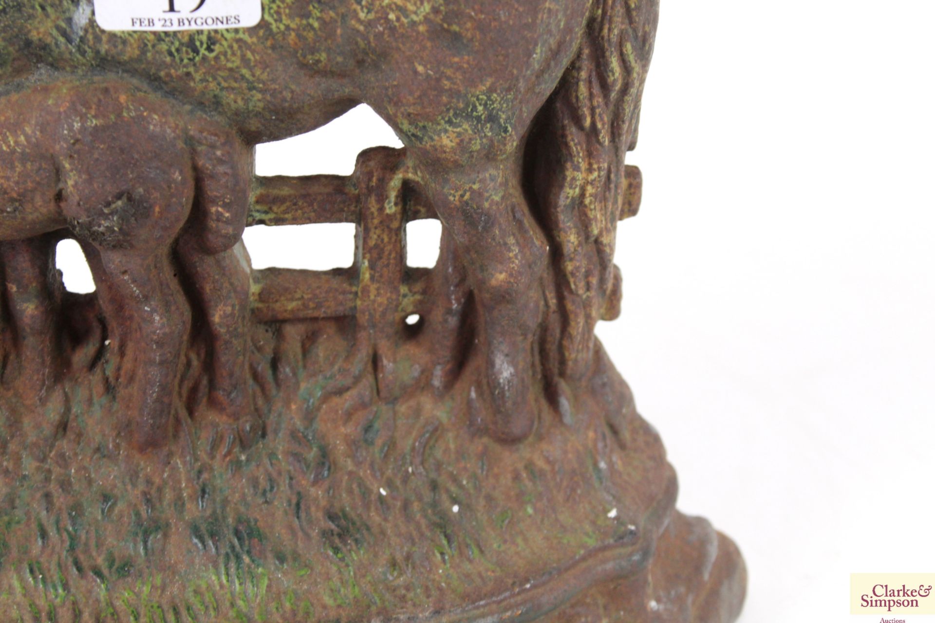 A cast iron doorstop in the form of a horse and fo - Image 4 of 8