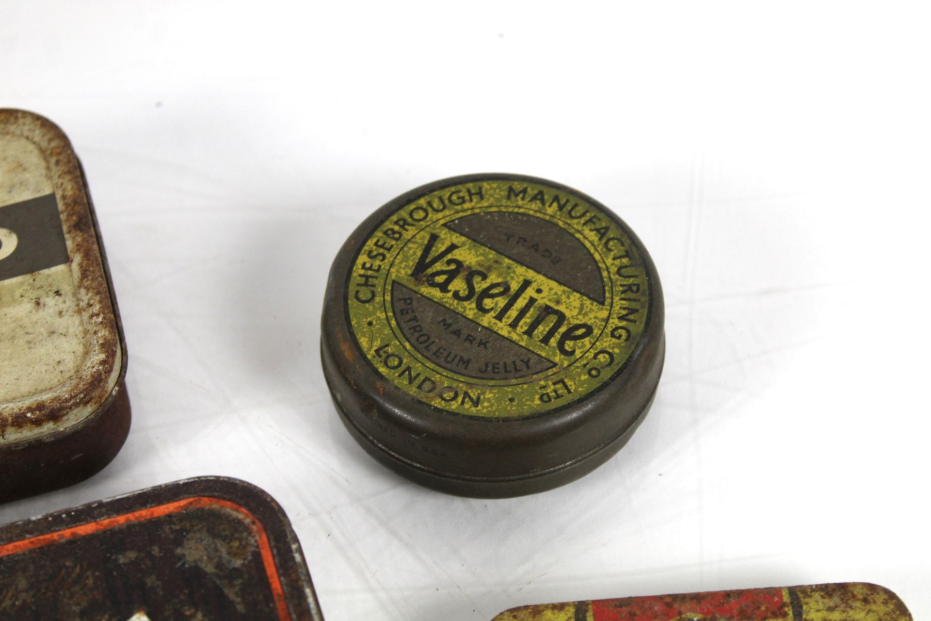 A small box of various collectable tins including - Image 12 of 13