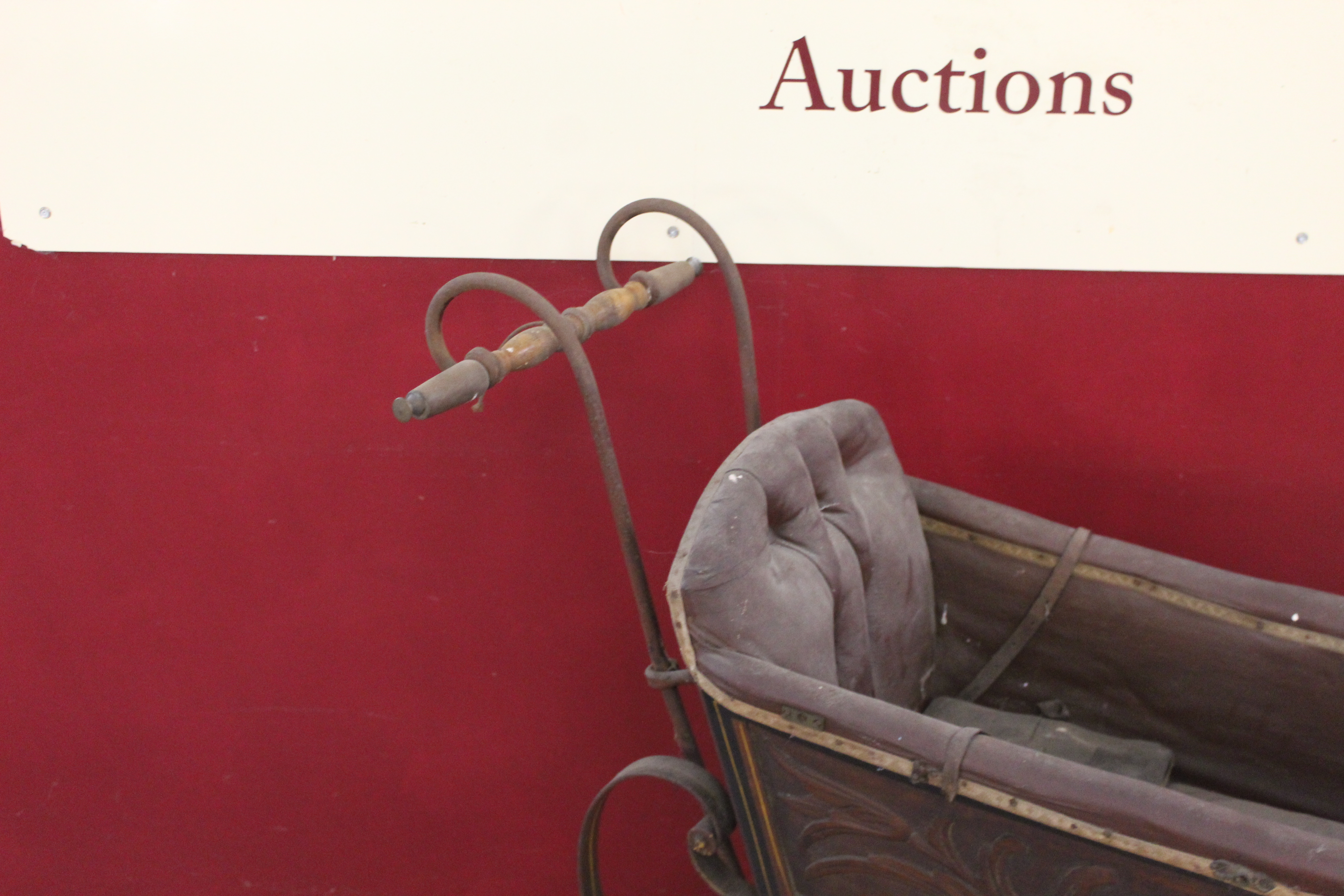 A vintage twin seated and wooden carved pram - Image 11 of 15