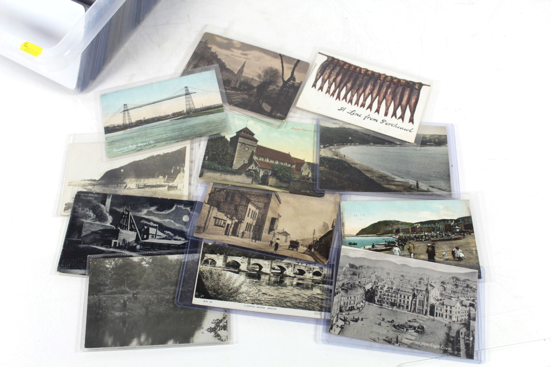 A tray of approx. 197 topographical post-cards all - Image 3 of 4