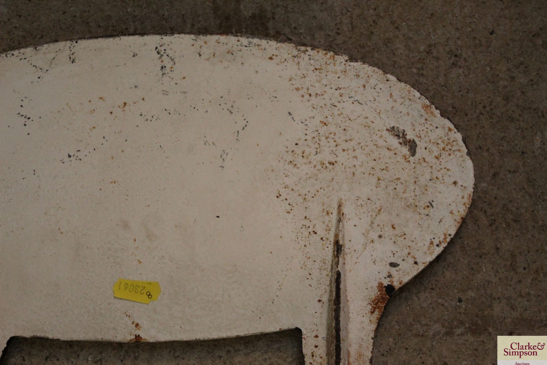 An oval "Please Keep Off The Grass" cast iron sign, approx. 16 1/4" x 8" - Image 6 of 6