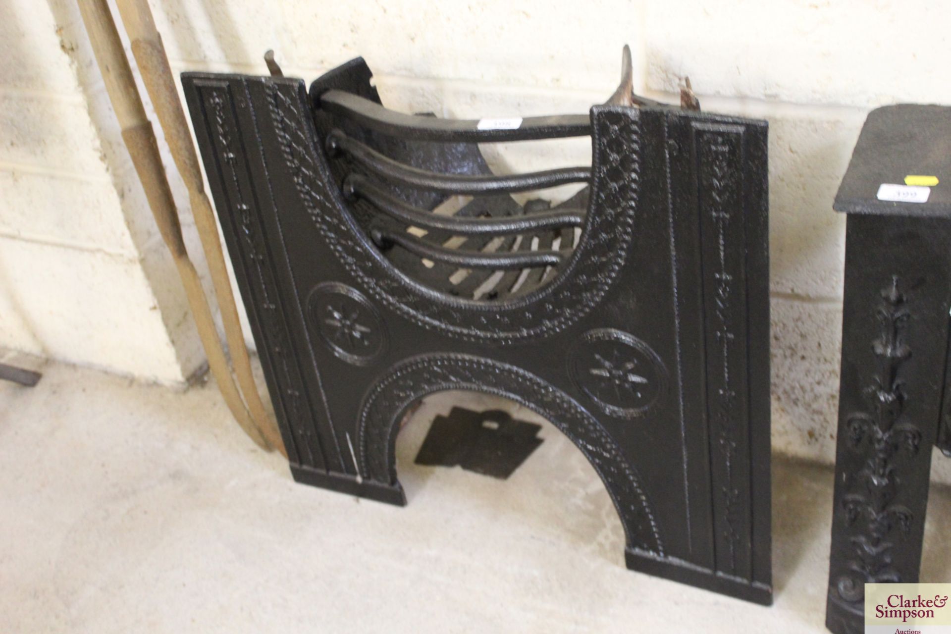 An ornate cast iron bedroom grate, approx. 24" wid - Image 2 of 4