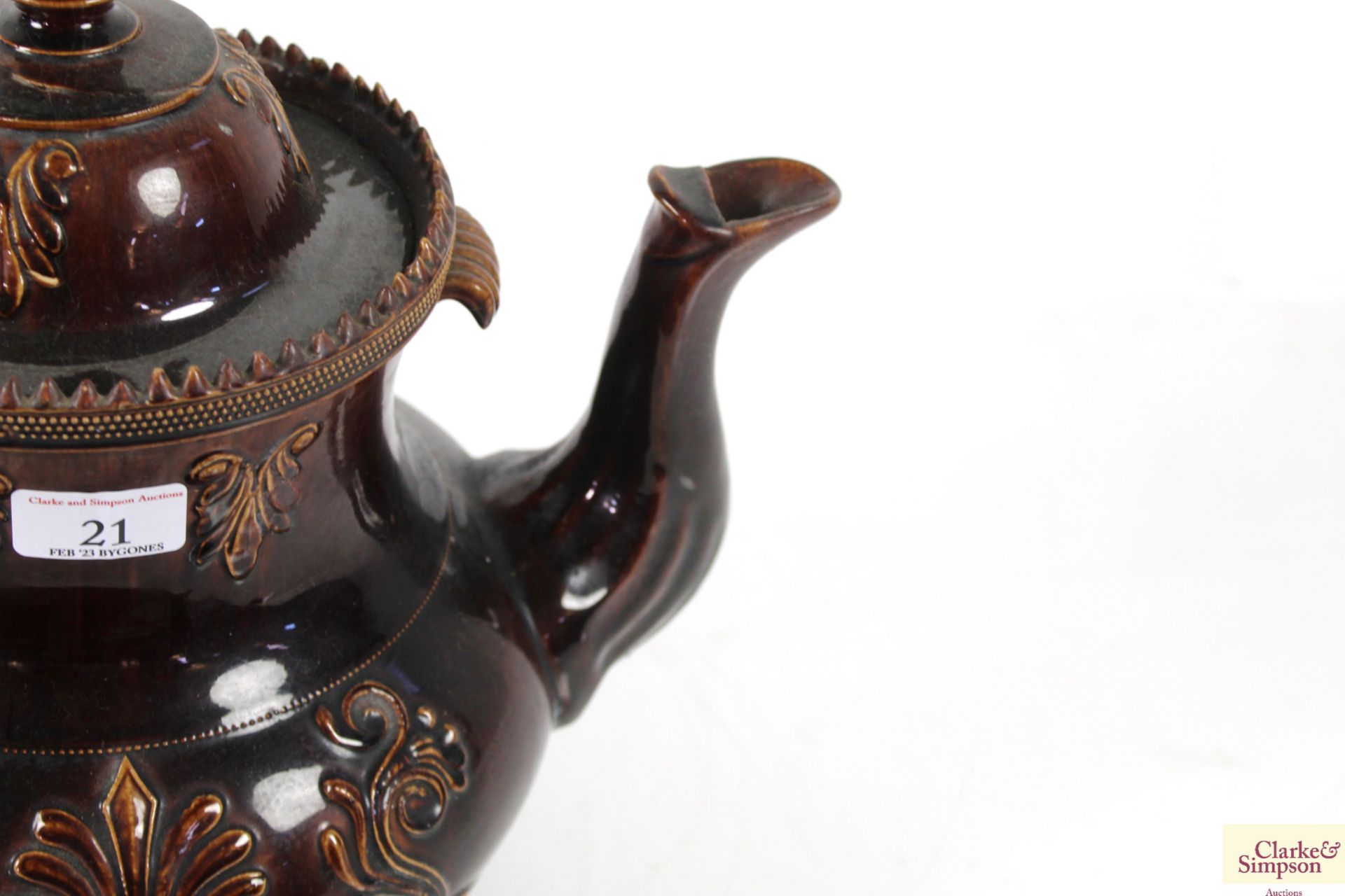 A large ceramic bargeware teapot - Image 5 of 7