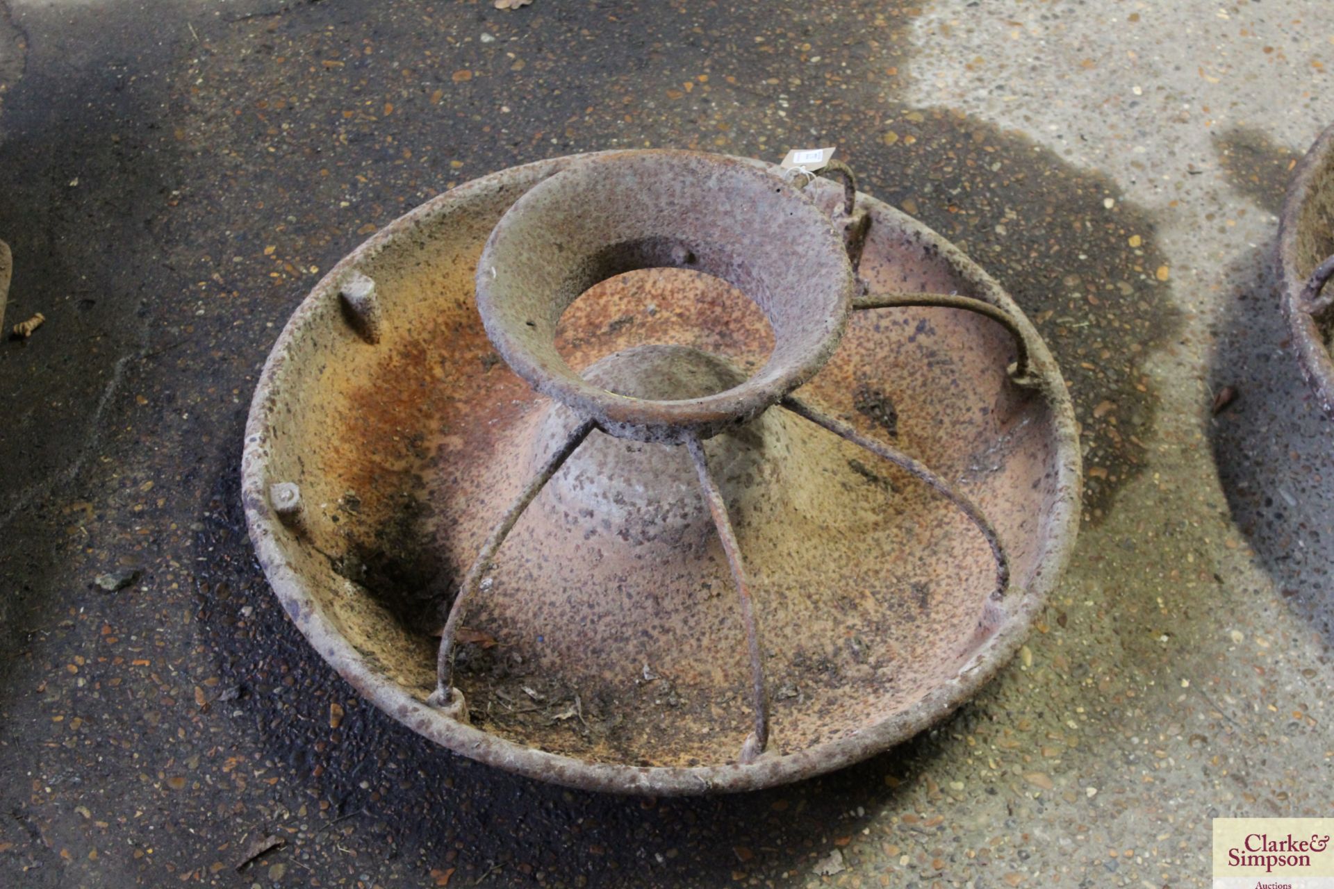 A circular cast iron pig trough with some sections - Image 2 of 3