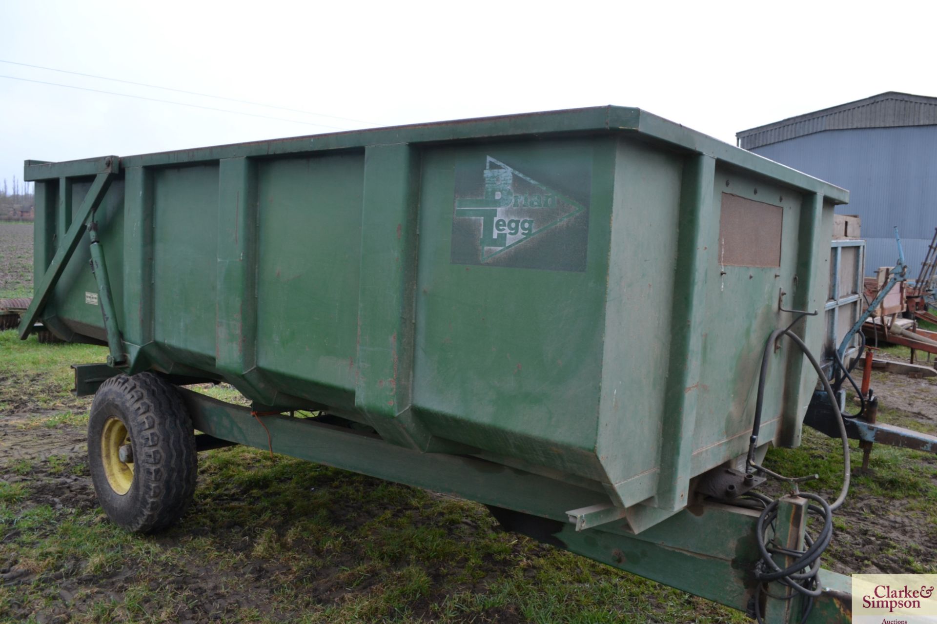 Brian Legg 7T single axle tipping trailer. Serial number T871. 1987. With hydraulic tailgate. V - Image 9 of 20