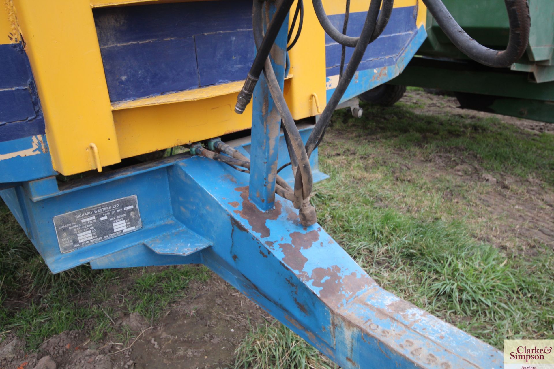 Richard Western 10T twin axle tipping trailer. 1985. With oil brakes. V - Image 6 of 19