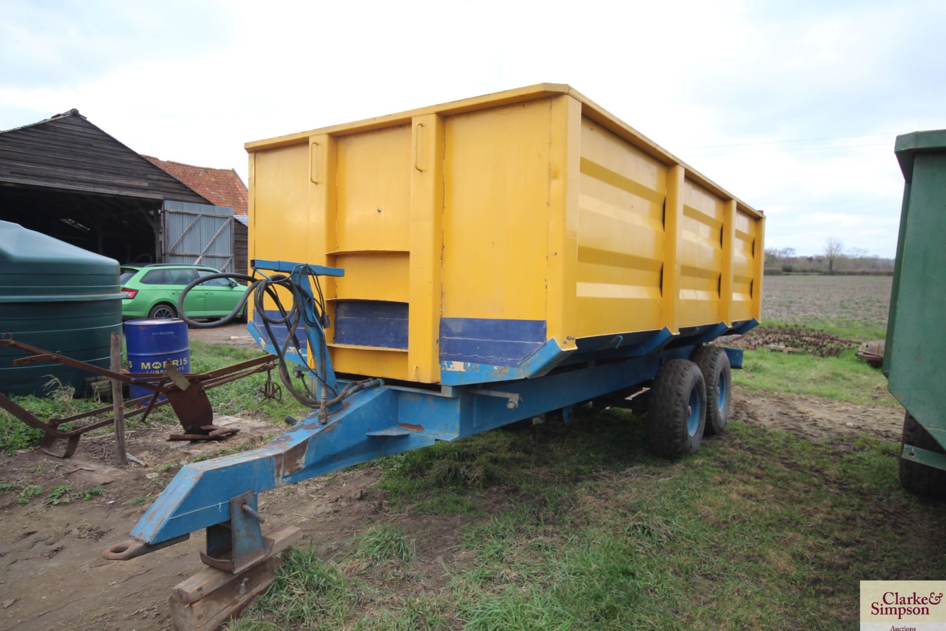 Richard Western 10T twin axle tipping trailer. 1985. With oil brakes. V