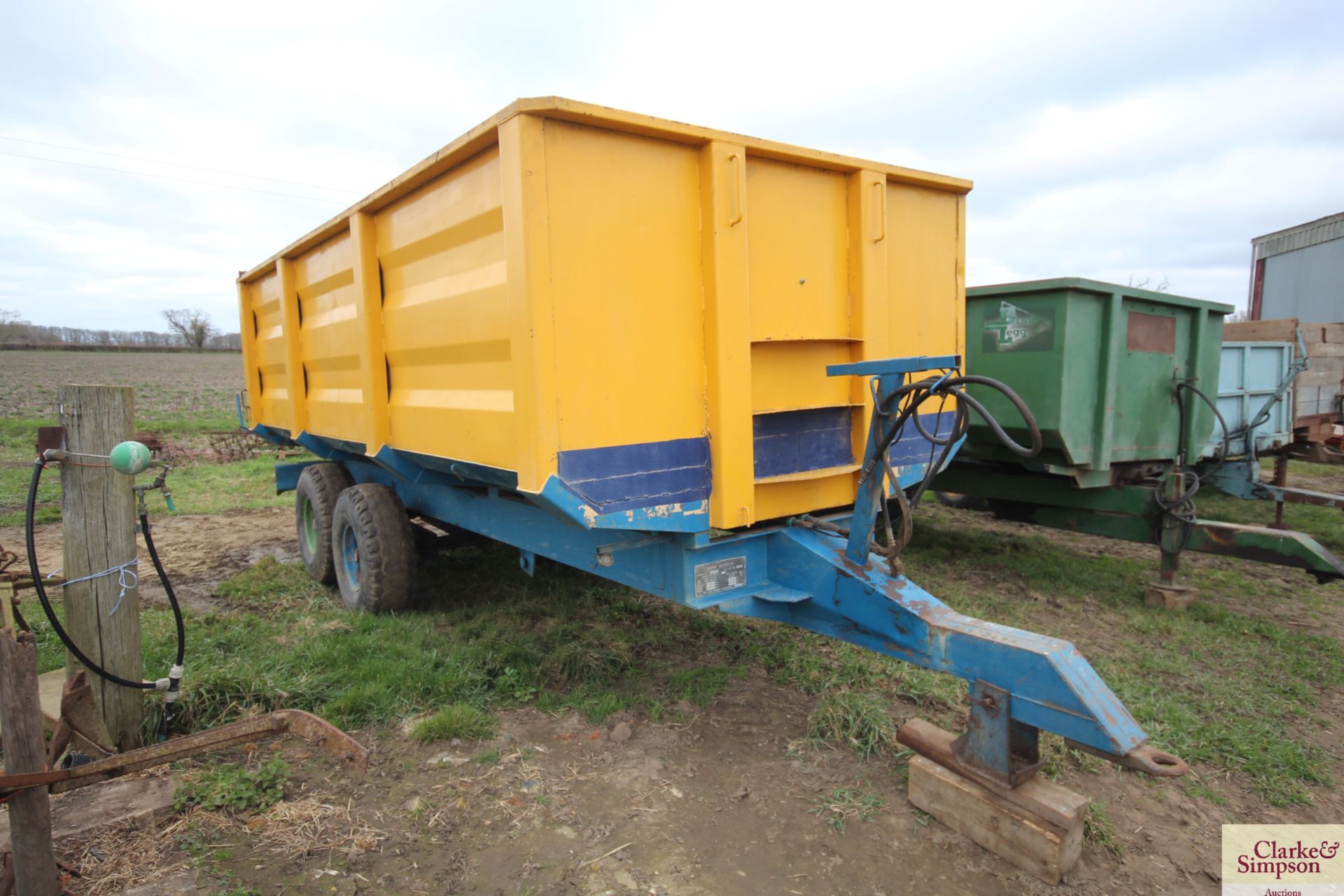 Richard Western 10T twin axle tipping trailer. 1985. With oil brakes. V - Image 4 of 19