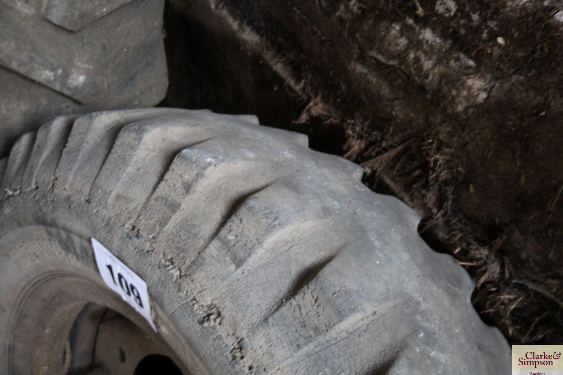9.00-16 trailer wheel and tyre. V - Image 3 of 3