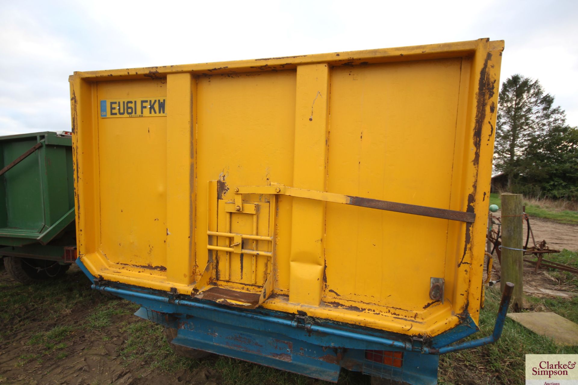 Richard Western 10T twin axle tipping trailer. 1985. With oil brakes. V - Image 10 of 19