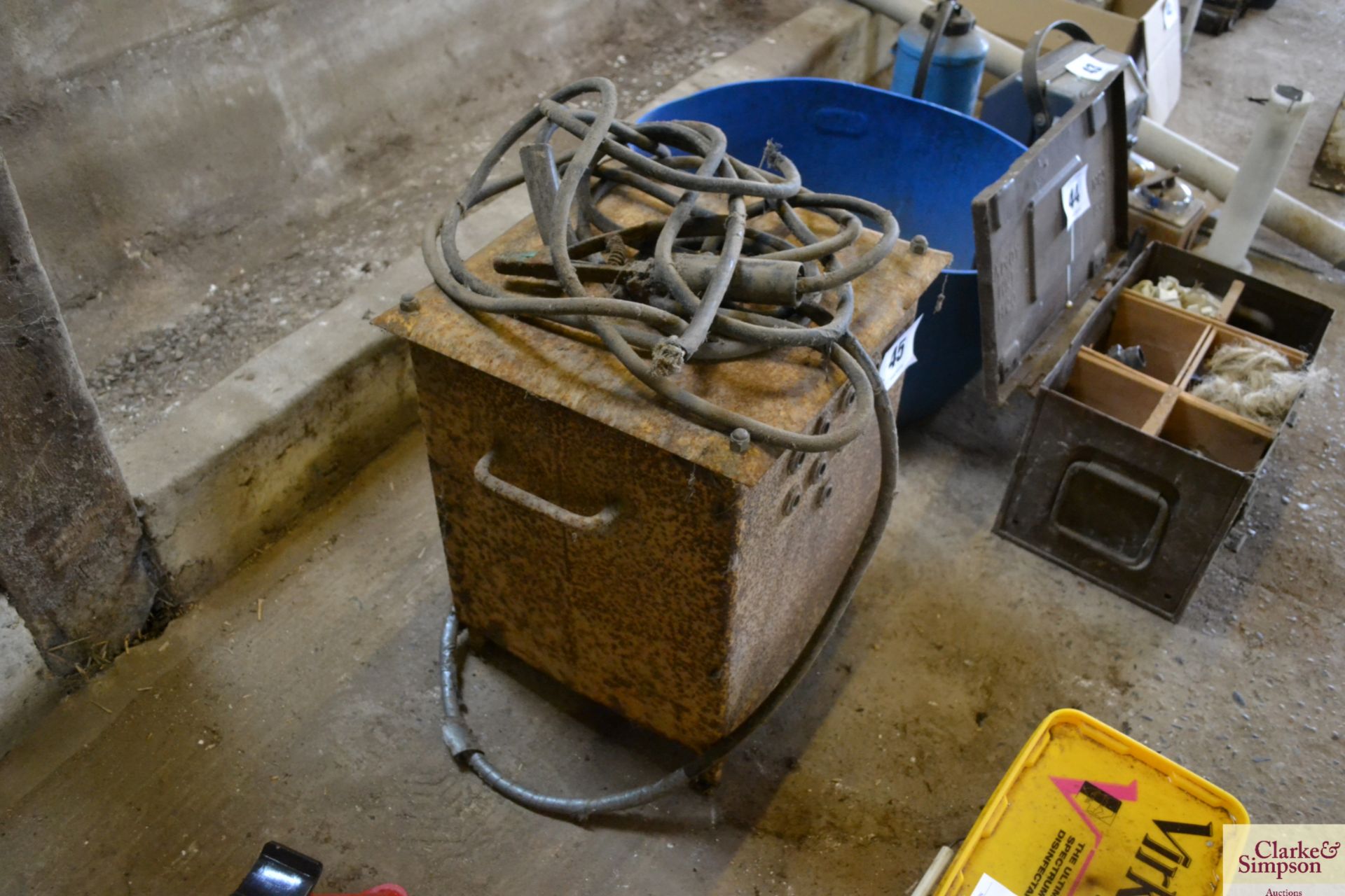 Welder for spares or repair. V - Image 2 of 2
