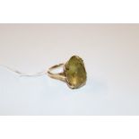 A 9ct gold ring set with large stone, approx. tota