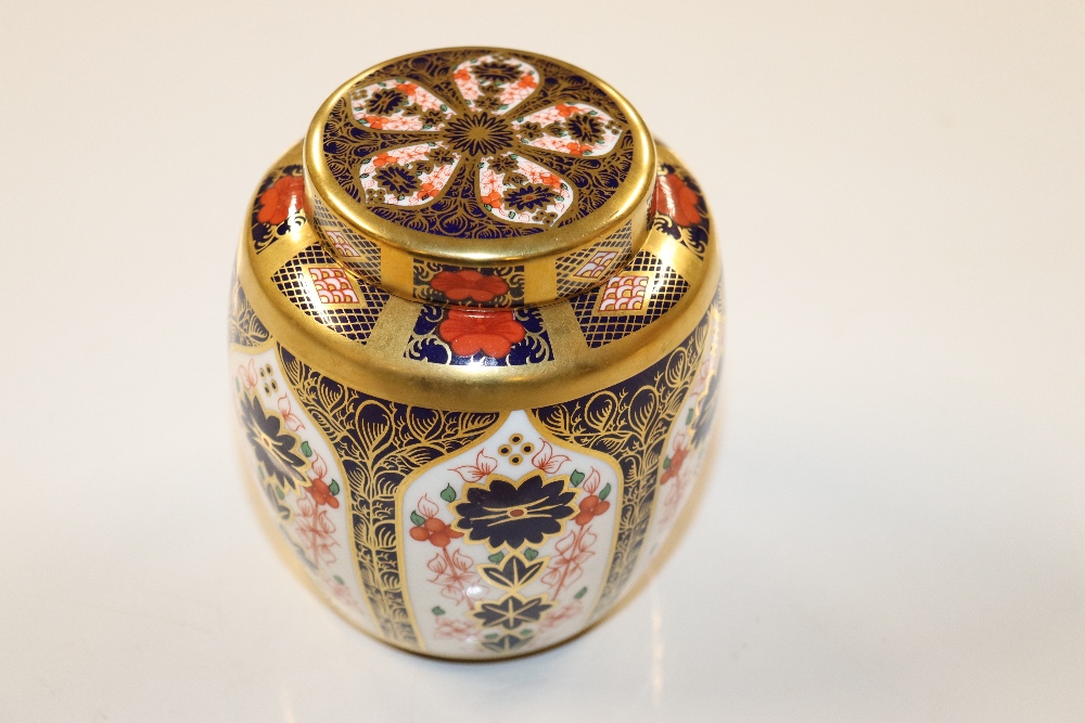 A Royal Crown Derby Imari 1128 pattern jar and cov