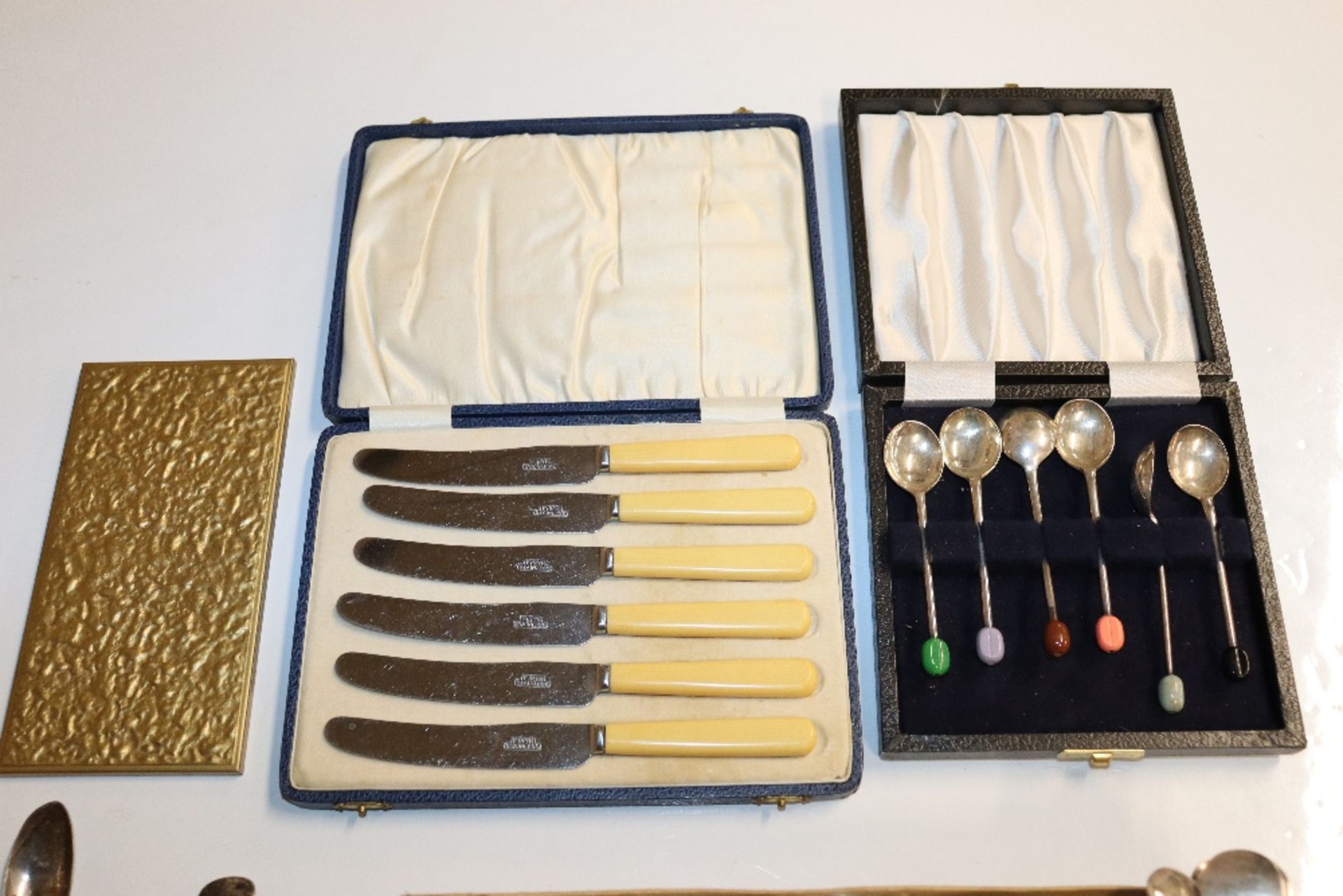 A quantity of various plated cutlery to include a - Image 3 of 9