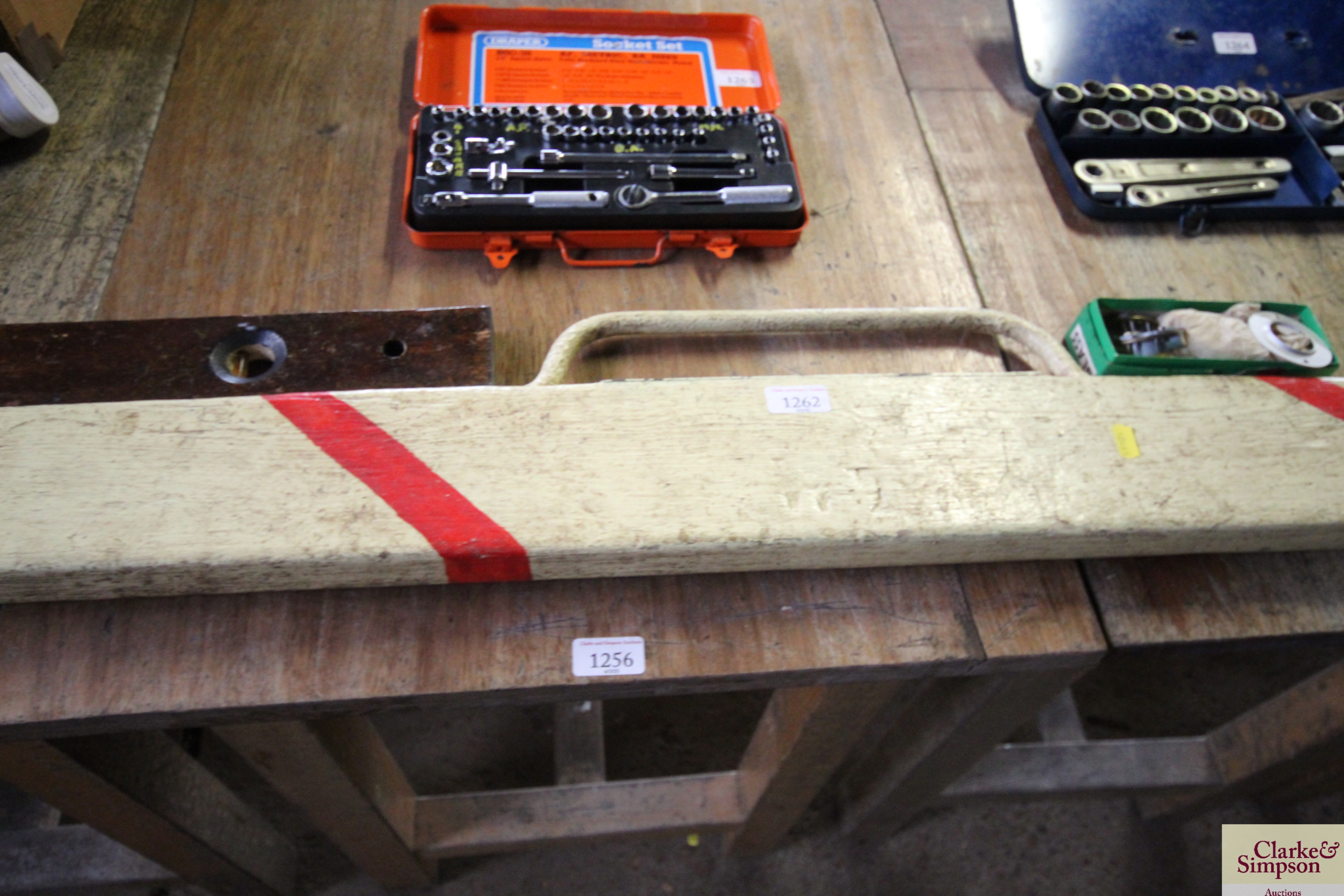 A large unusual wooden spirit level measuring appr - Image 4 of 10
