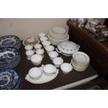 A quantity of Royal Doulton "Rondo" pattern tea an