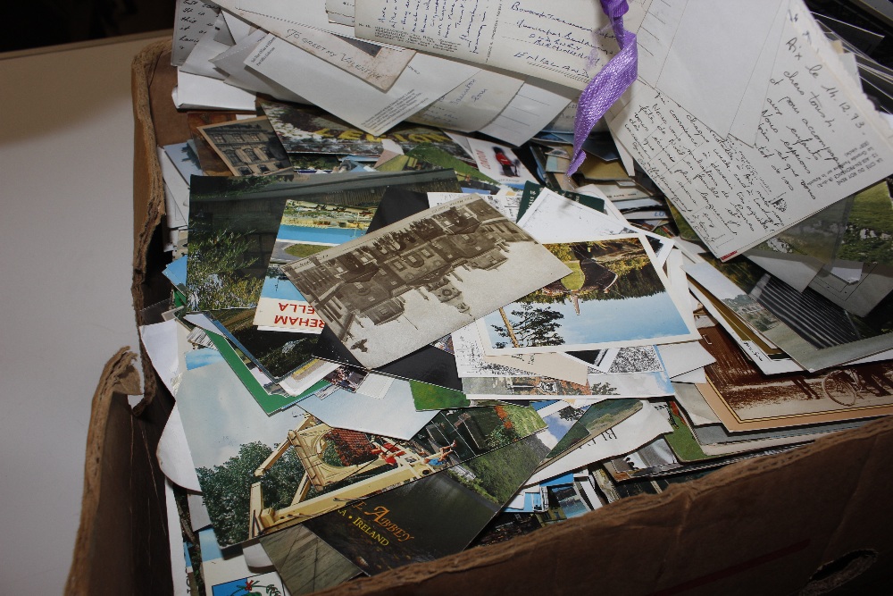 A large quantity of postcards - Image 2 of 3
