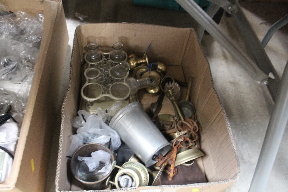 A box of various metalware and copper coinage