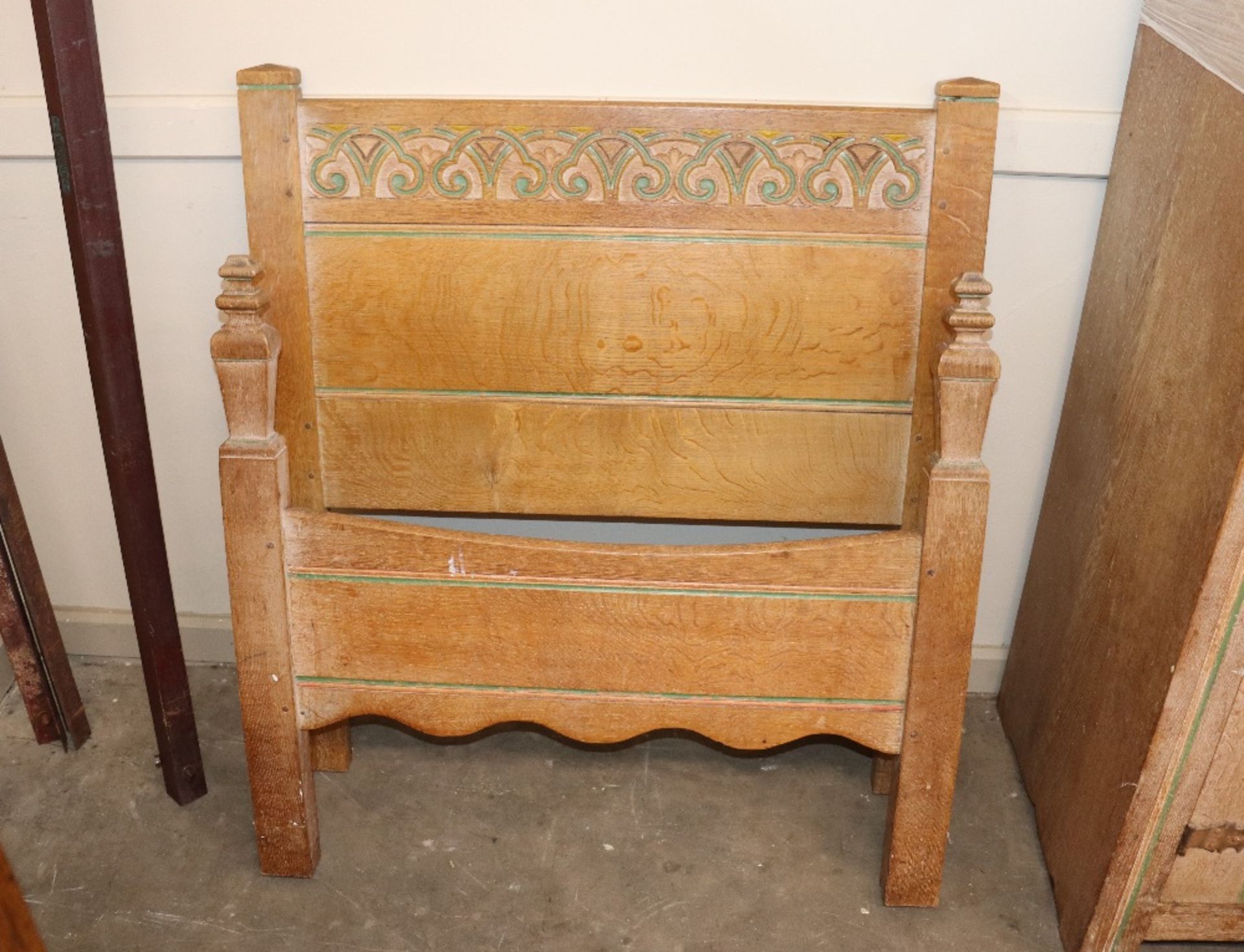 A Cotswold school oak bedroom suite with limed car - Image 3 of 6