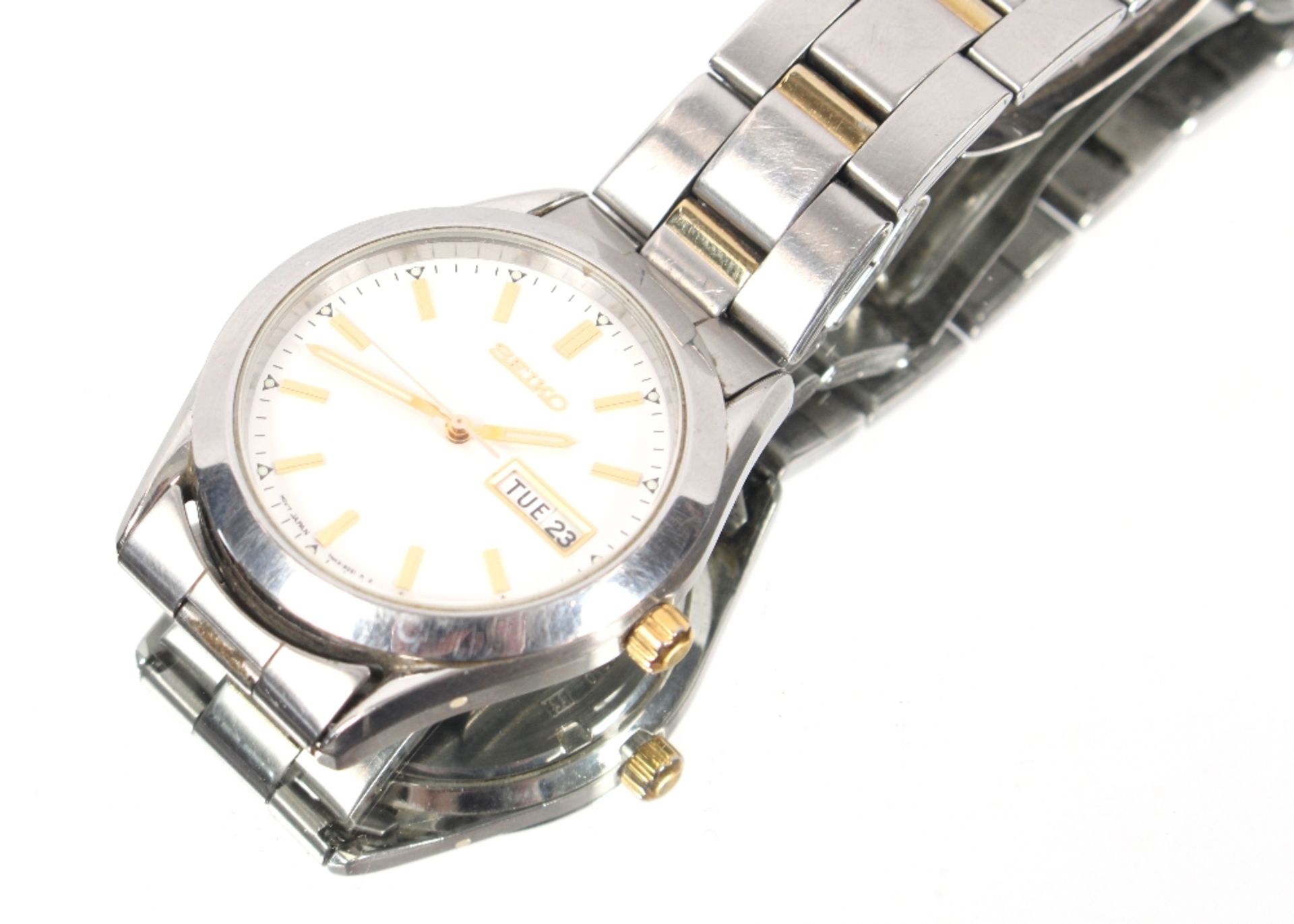 A Seiko gent's stainless steel wrist watch No. 131 - Image 2 of 3