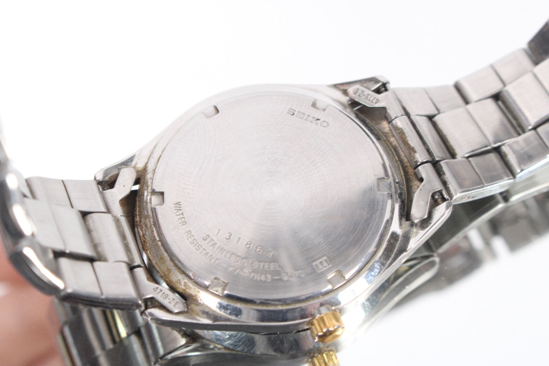 A Seiko gent's stainless steel wrist watch No. 131 - Image 3 of 3