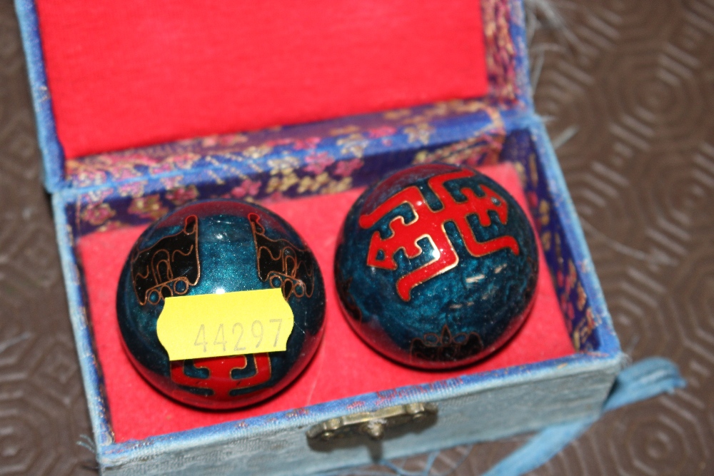 A Cloisonne table vase; a pair of Oriental decorated lamps and a crackle glazed ginger jar converted - Image 6 of 6