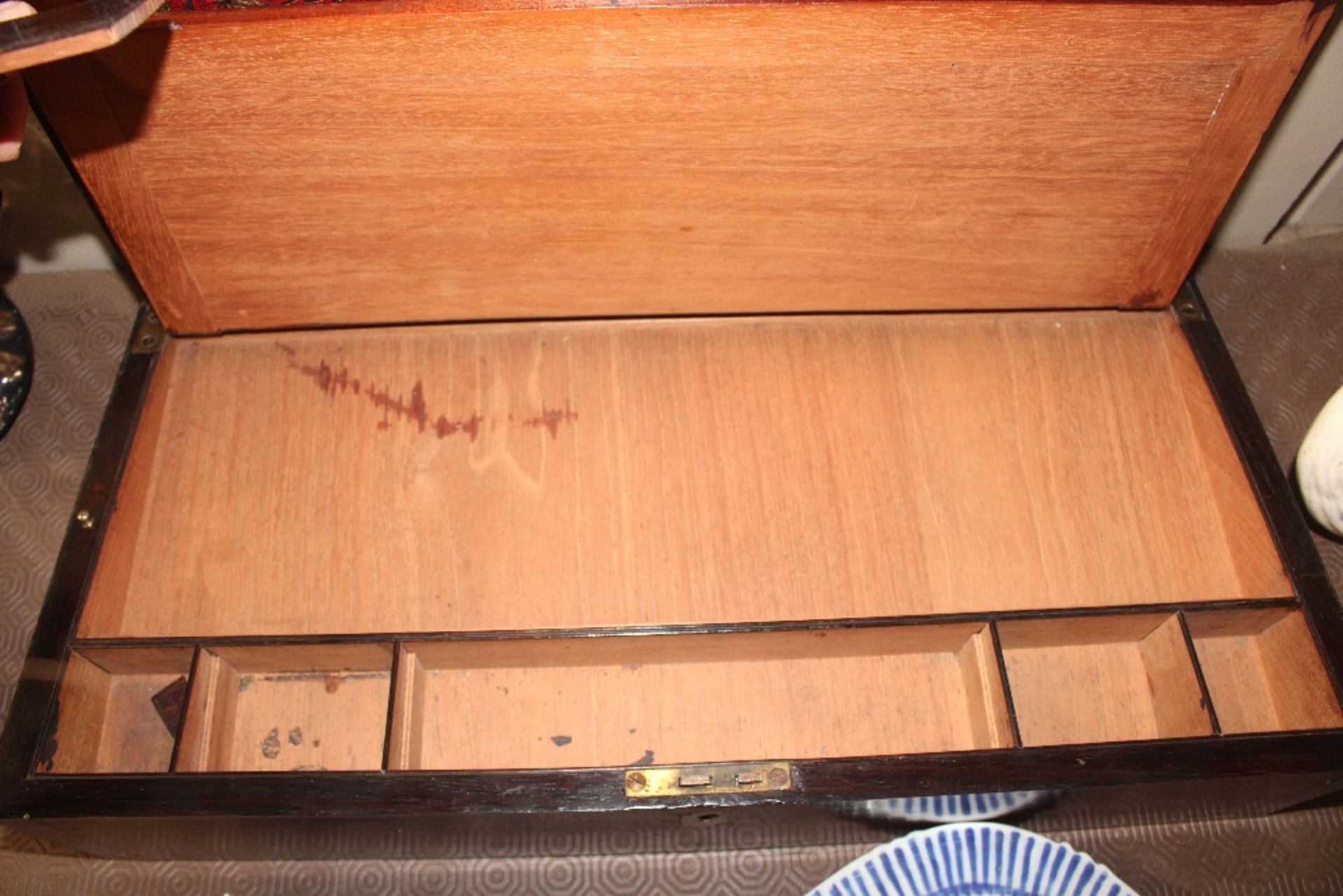 A Victorian rosewood writing box - Image 6 of 7