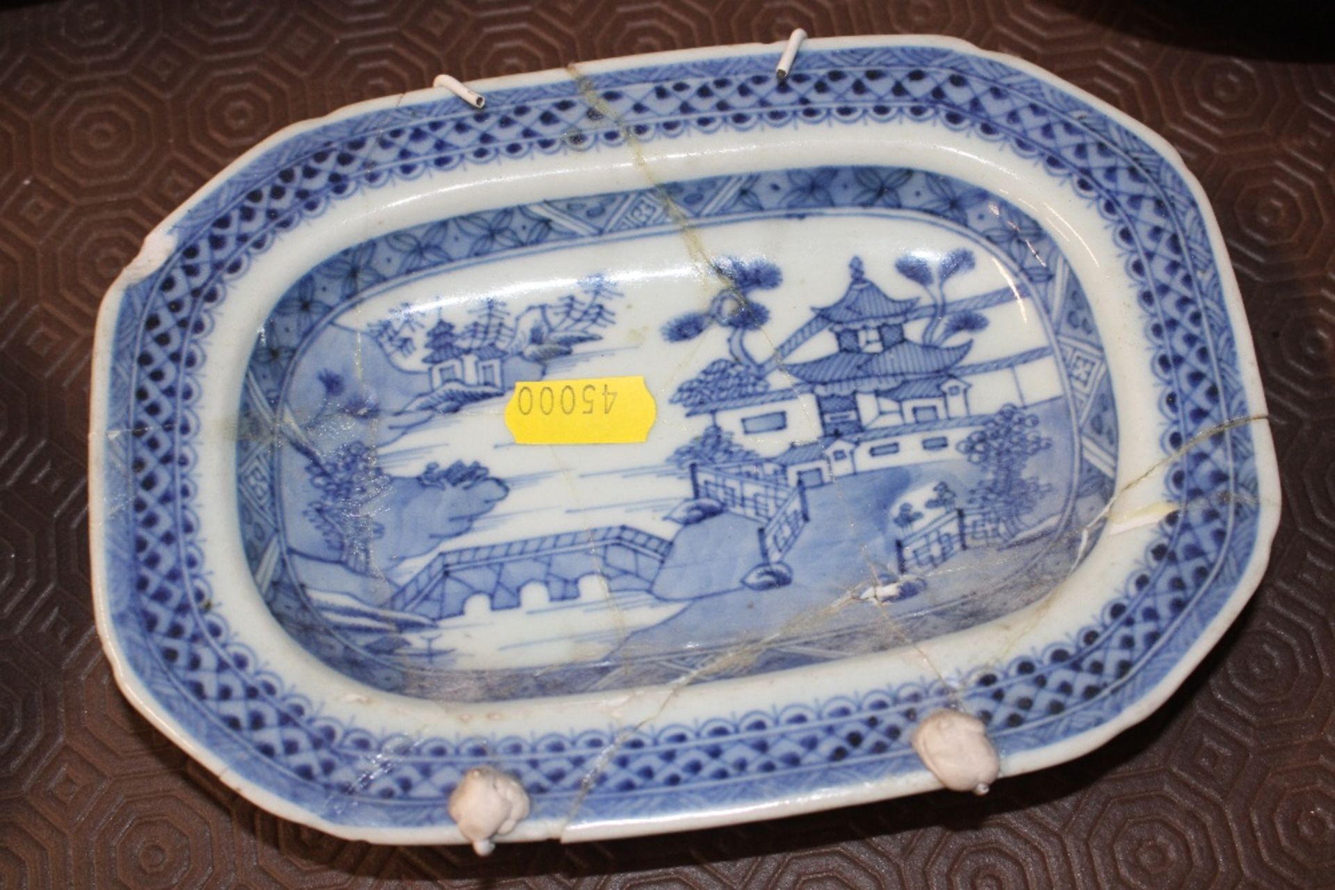 Four various Chinese blue and white dishes and an Oriental orange decorated plate - Image 6 of 11