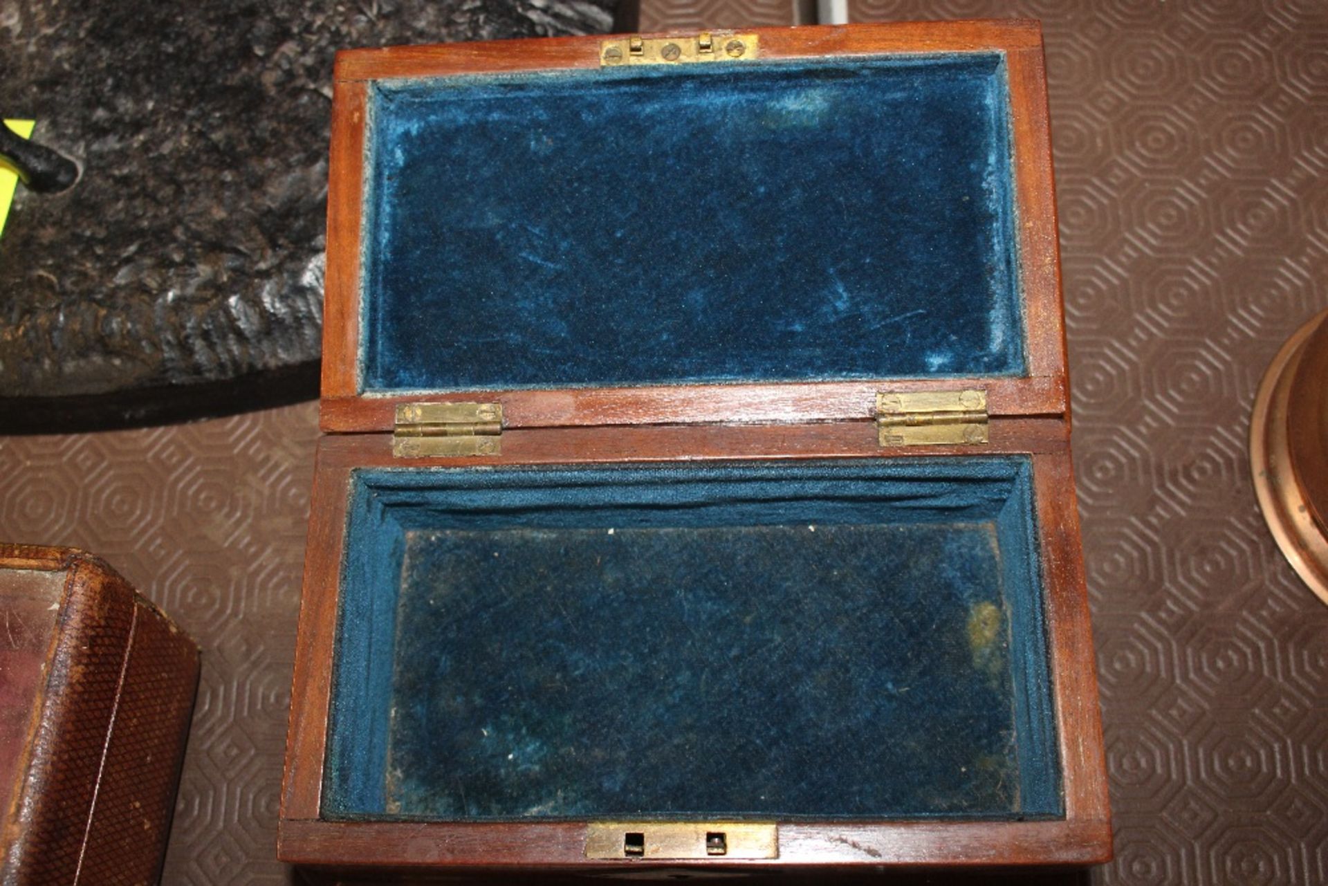 A small table top display cabinet and an inlaid wo - Image 5 of 5