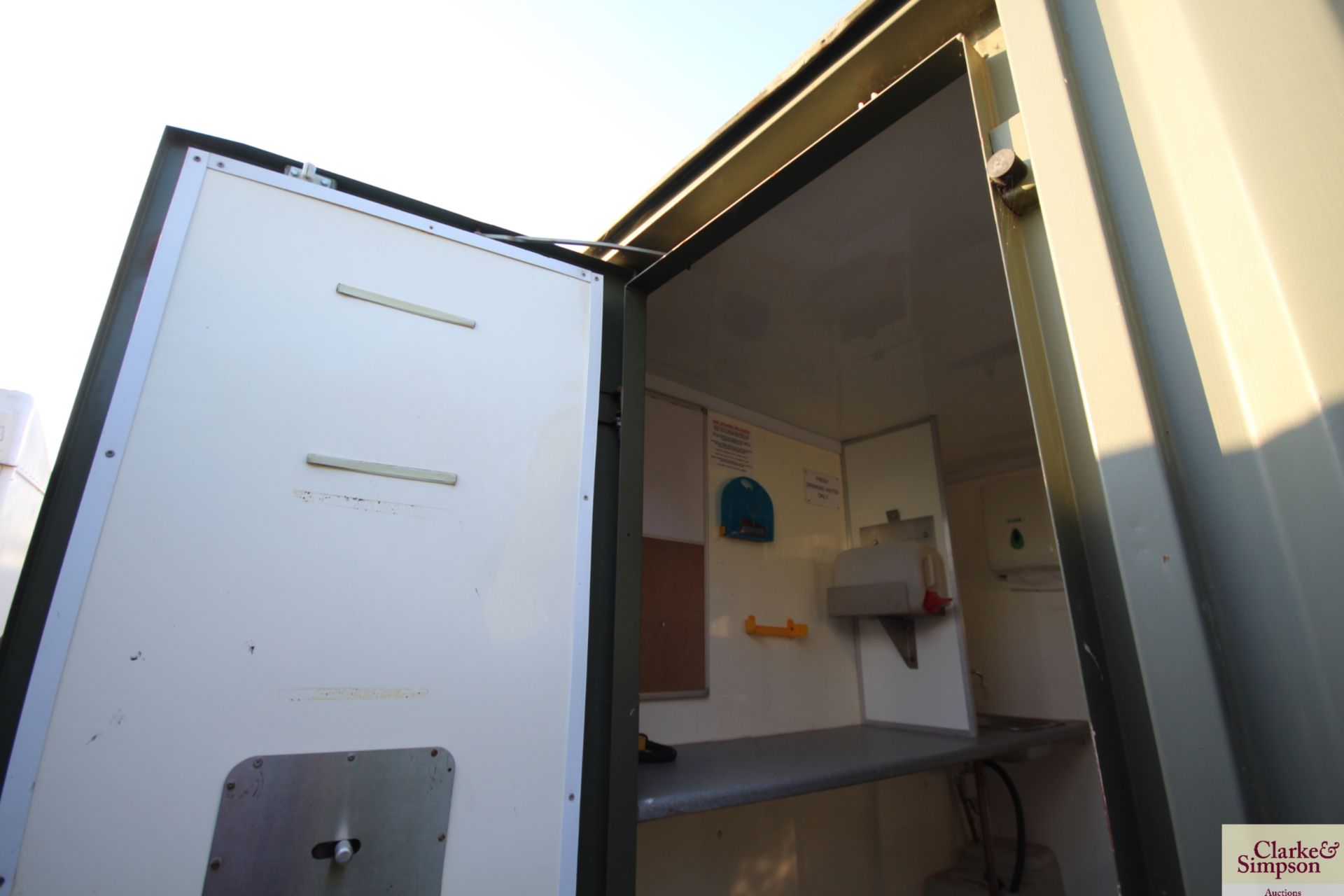 Boss Cabins 12ft trailed single axle lowering welfare unit. With drying room, chemical toilet and - Bild 11 aus 35