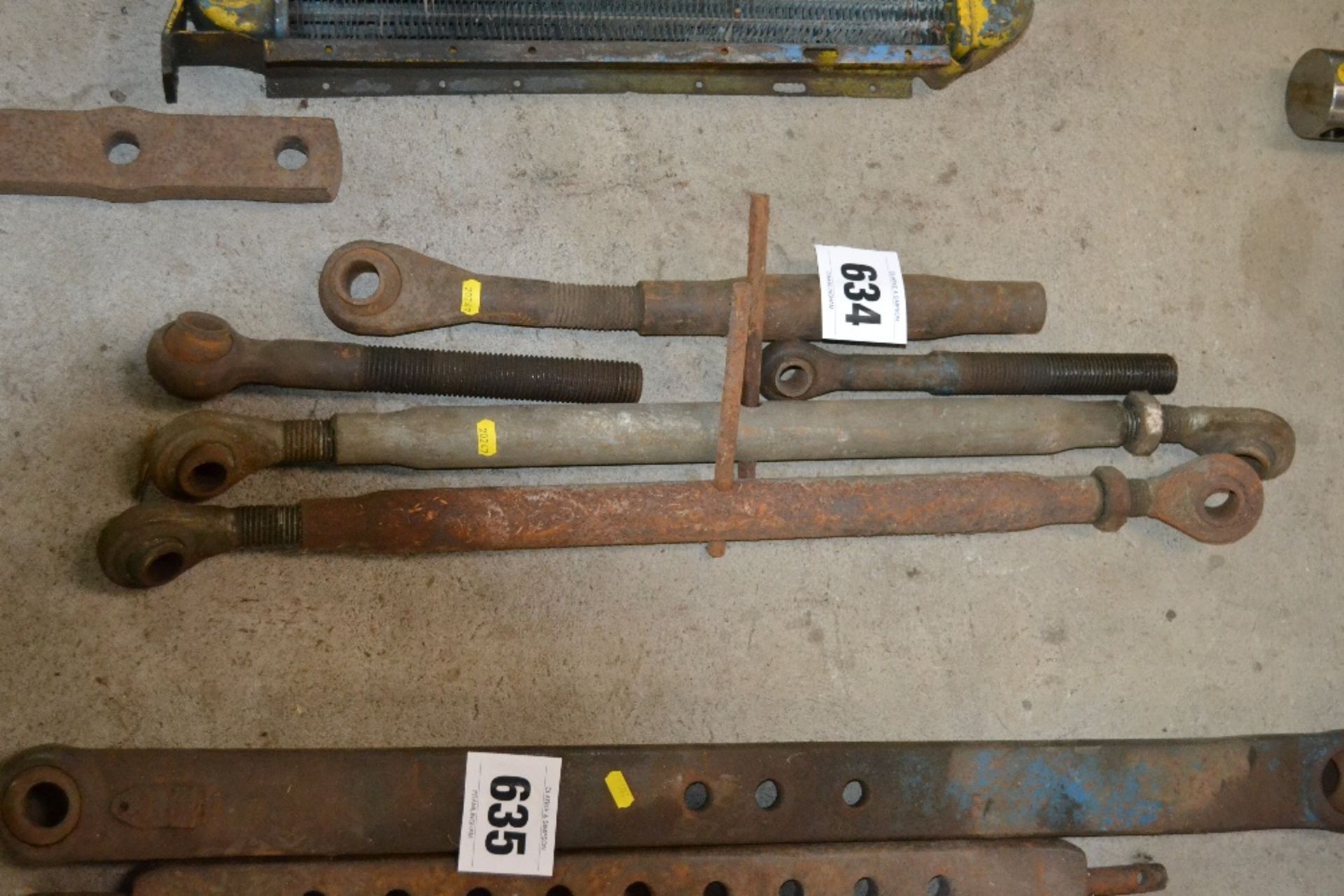 Various top link parts and 2x hedge cutter stabili