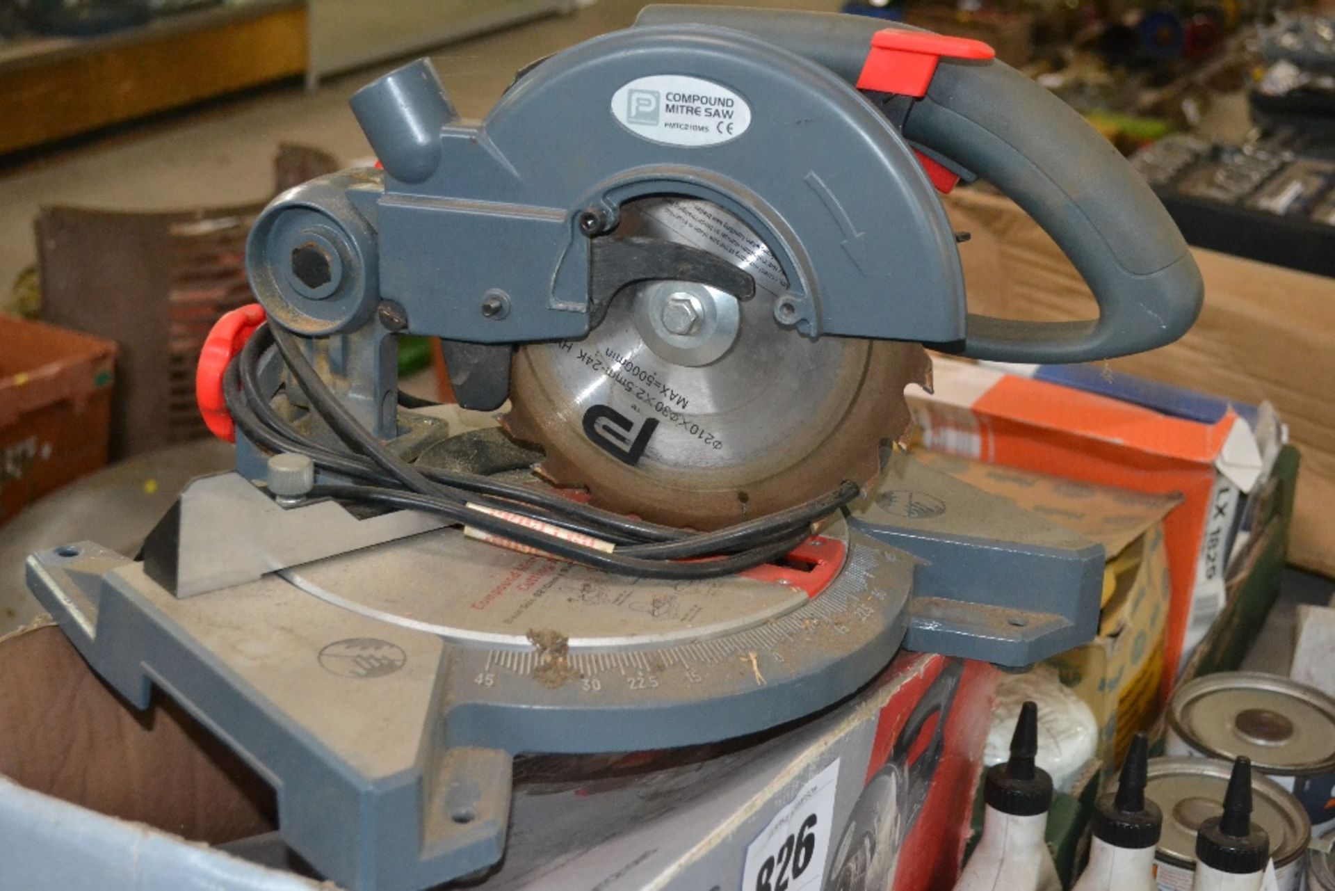 Performance compound mitre saw. V