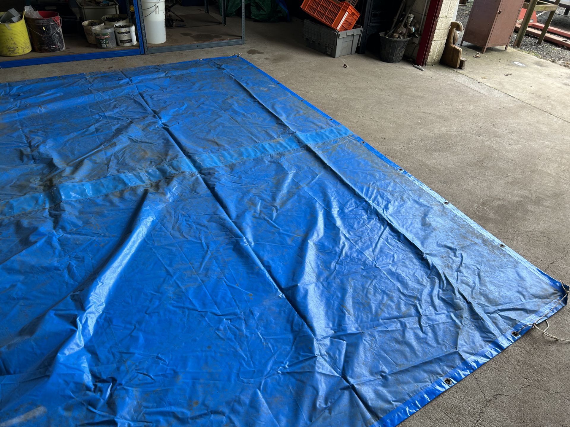 7.4m x 4.1m tarp. V - Image 4 of 5