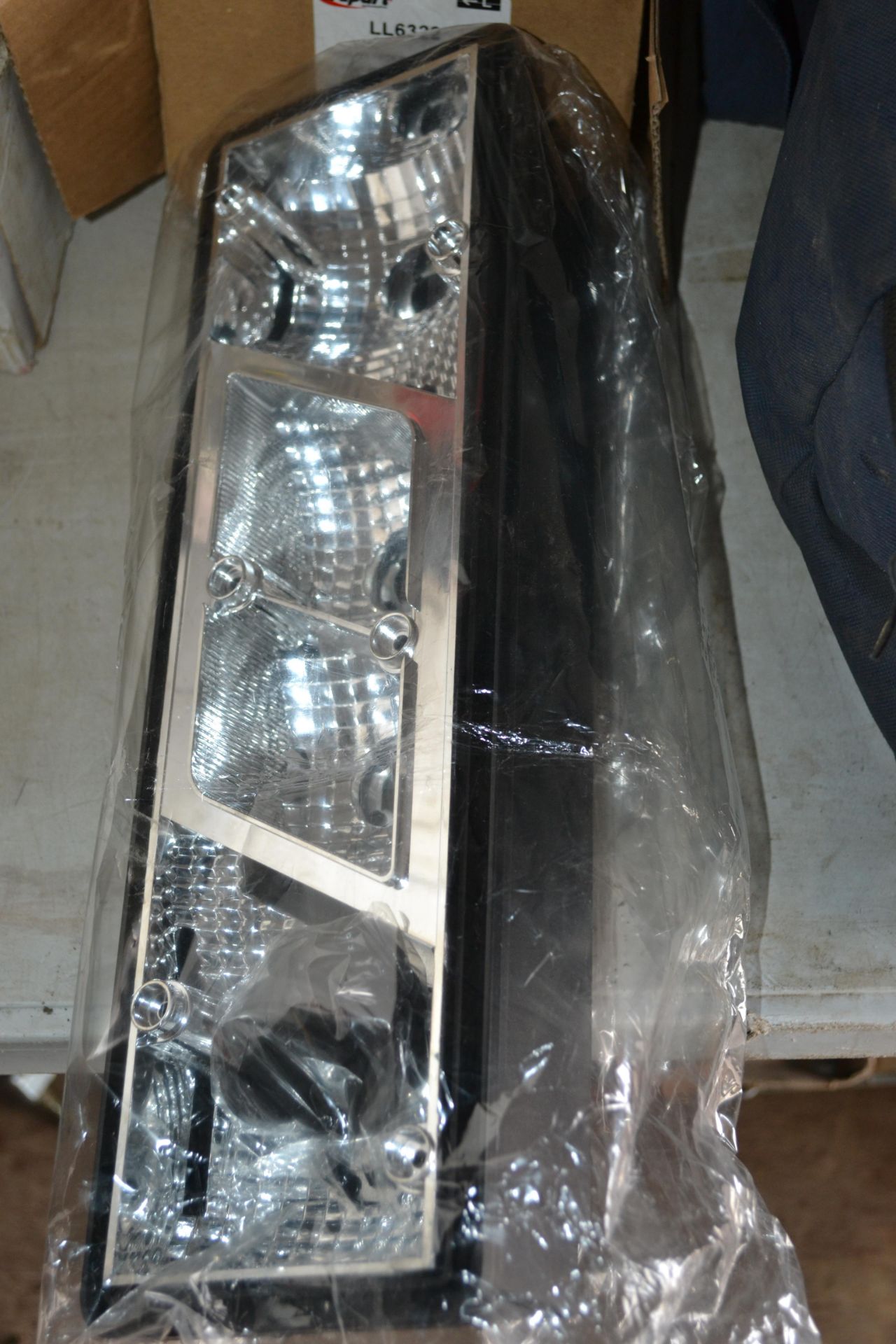 Ford Transit 2014 rear light. V