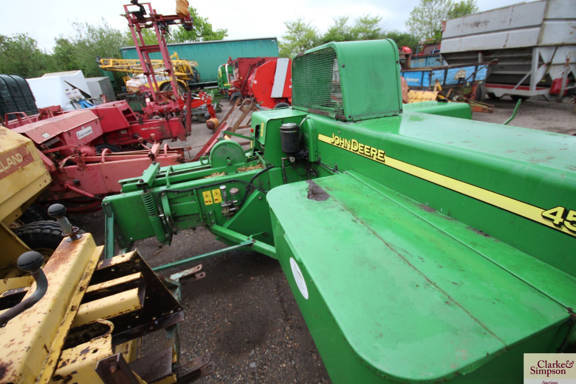 John Deere 459 conventional baler. 2015. V - Image 4 of 26