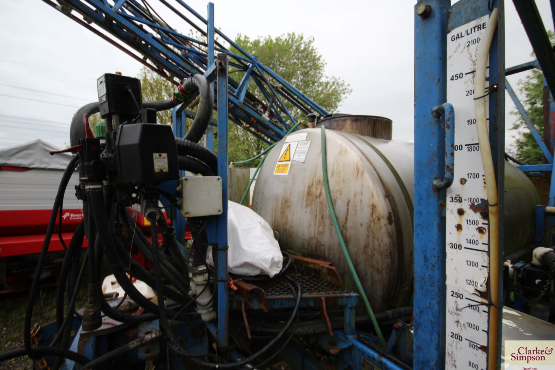 24m 2,000L trailed sprayer. With stainless steel tank and tracking drawbar. - Image 7 of 24