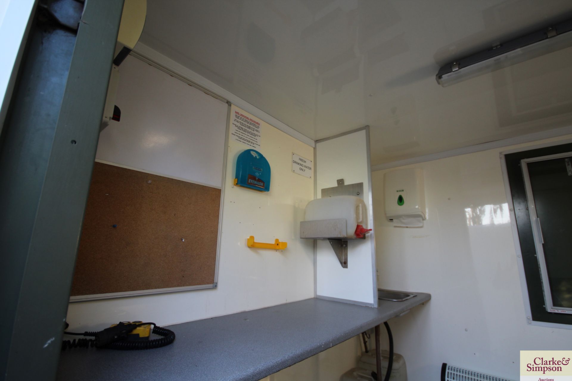 Boss Cabins 12ft trailed single axle lowering welfare unit. With drying room, chemical toilet and - Bild 13 aus 35