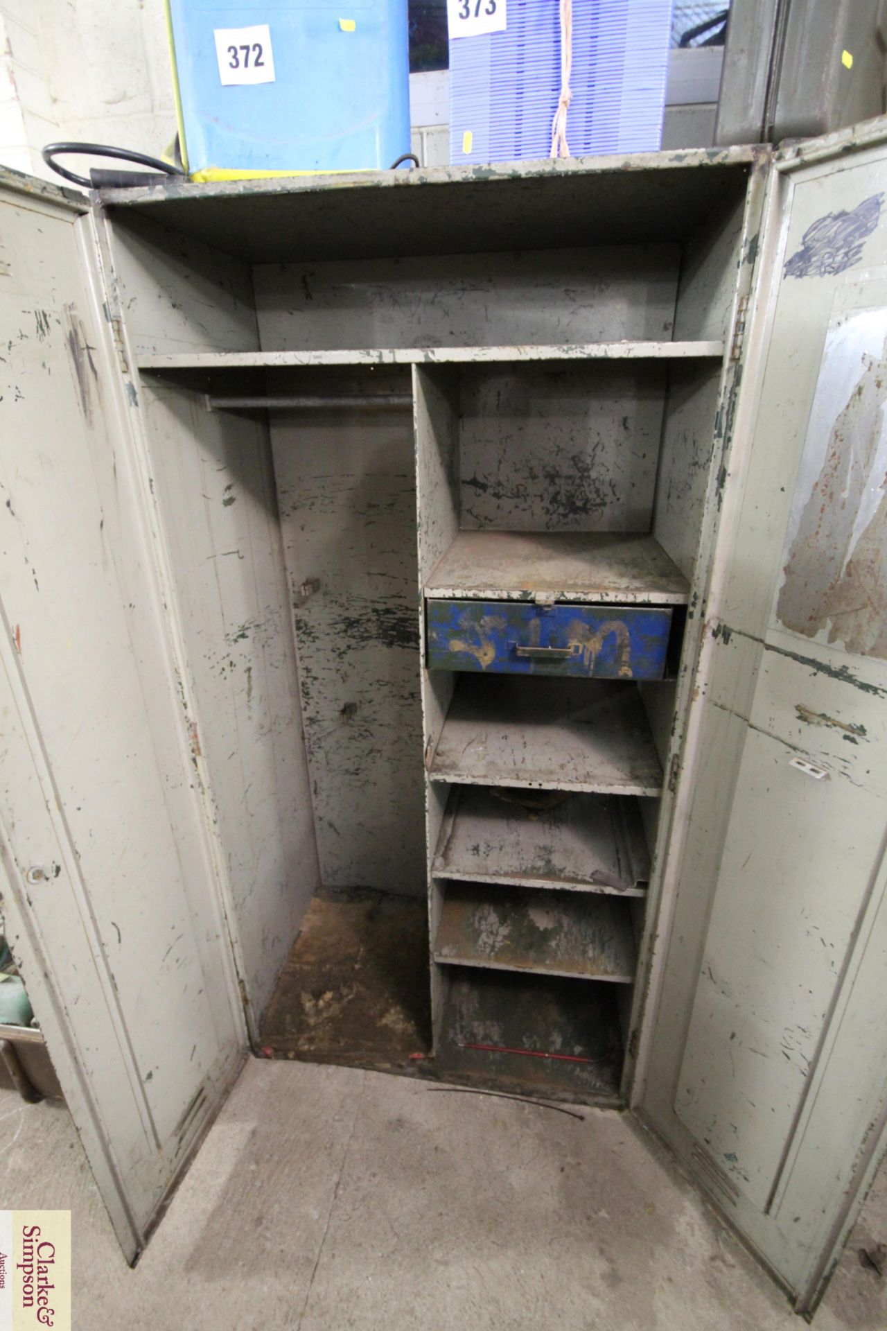 Metal workshop cabinet. - Image 2 of 2