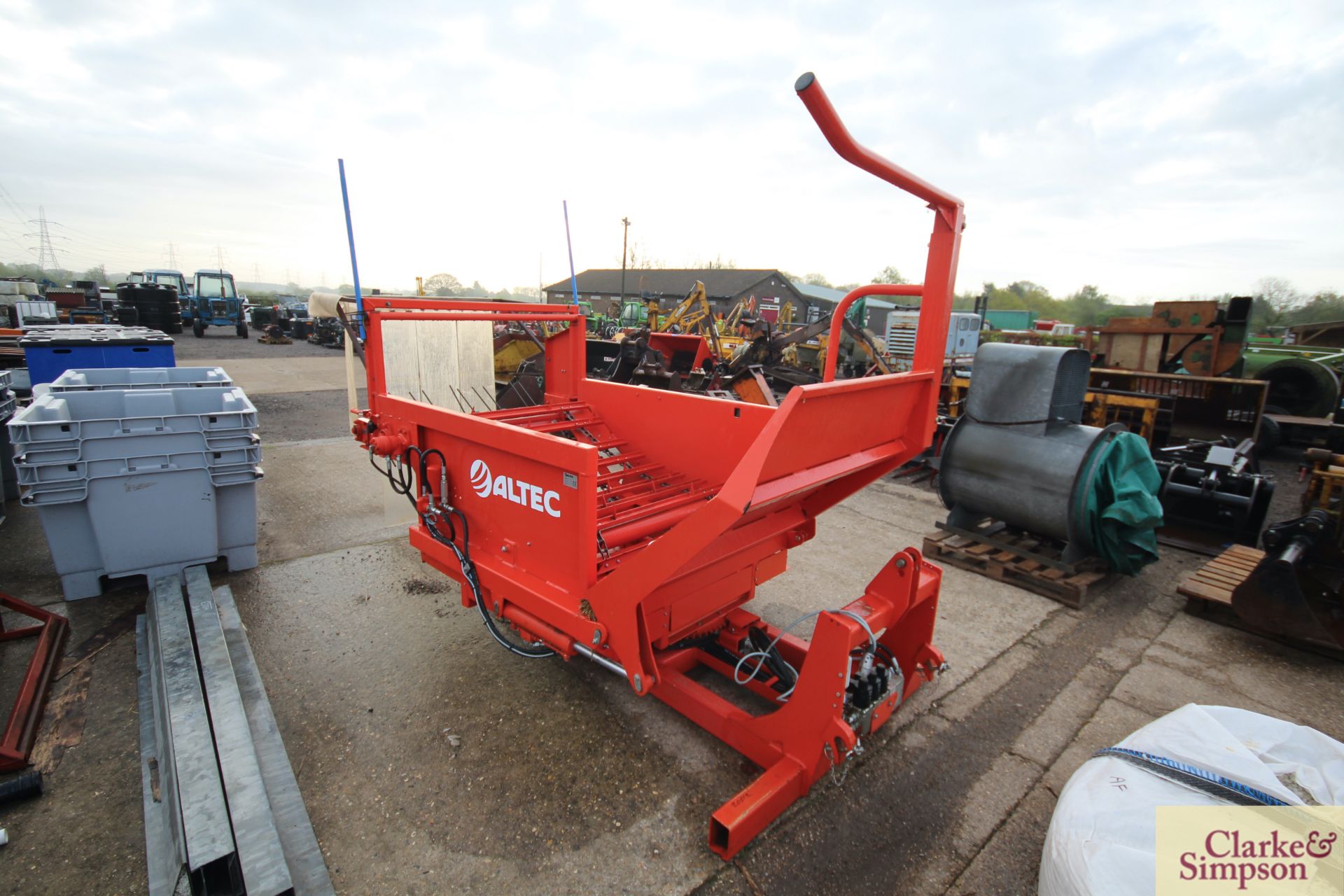 Altec DP270 self-loading straw spreader. 2020. Serial number 45007. Owned from new. V