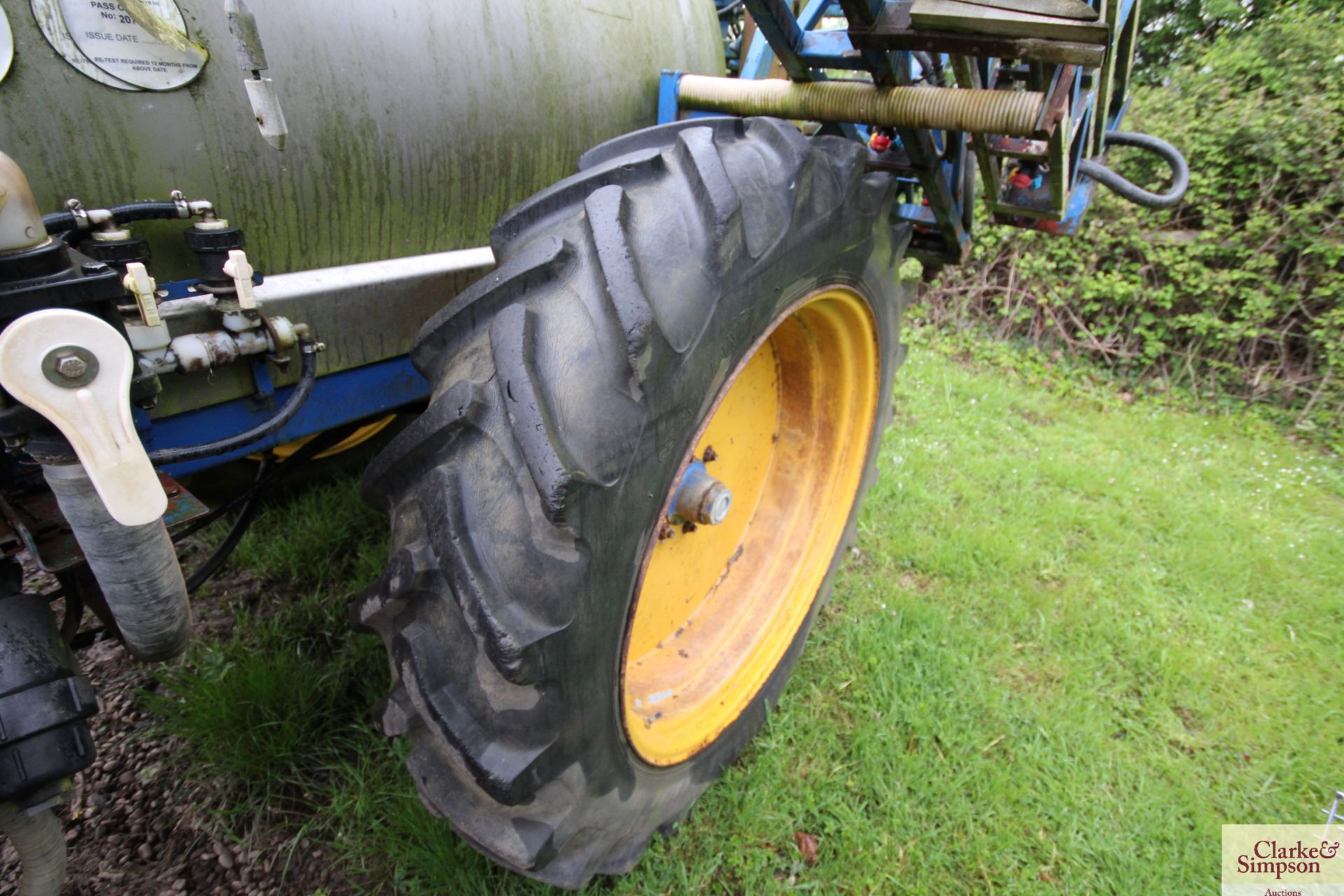 24m 2,000L trailed sprayer. With stainless steel tank and tracking drawbar. - Image 12 of 24